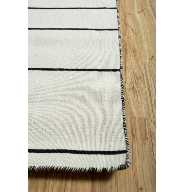 Modern Elemental Fusion White & Ebony 198x300 Flatweave Rug For Sale