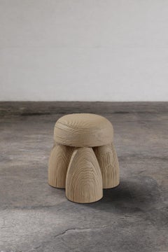 ELEMENTOS Sgabello Earth in pino sabbiato con finitura naturale di Daniel Couttolenc