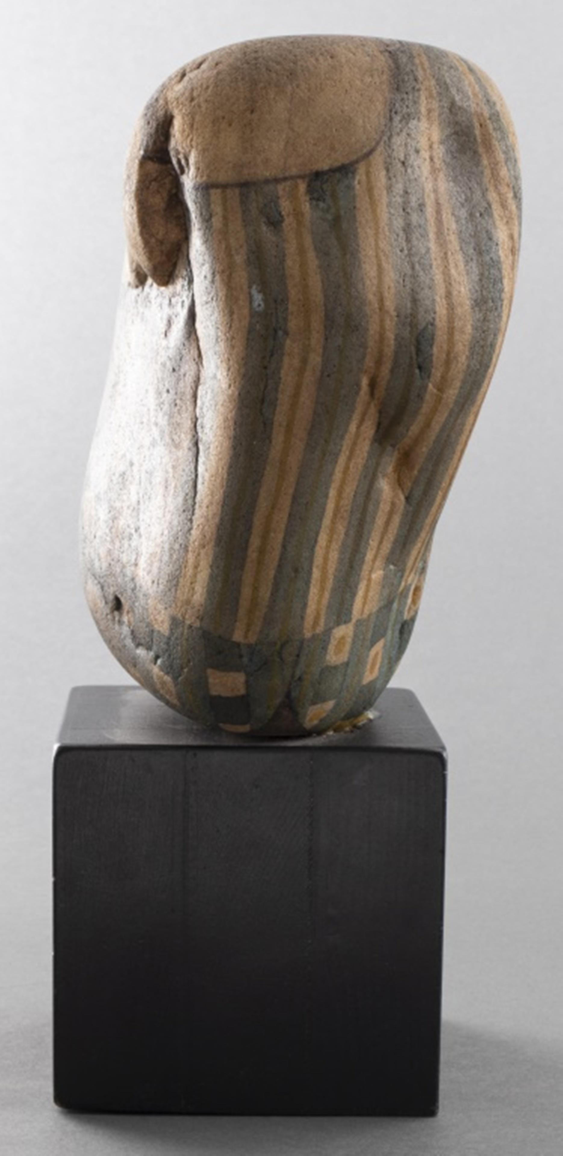 20ième siècle Sculpture en pierre peinte Elena Basilevsky en vente