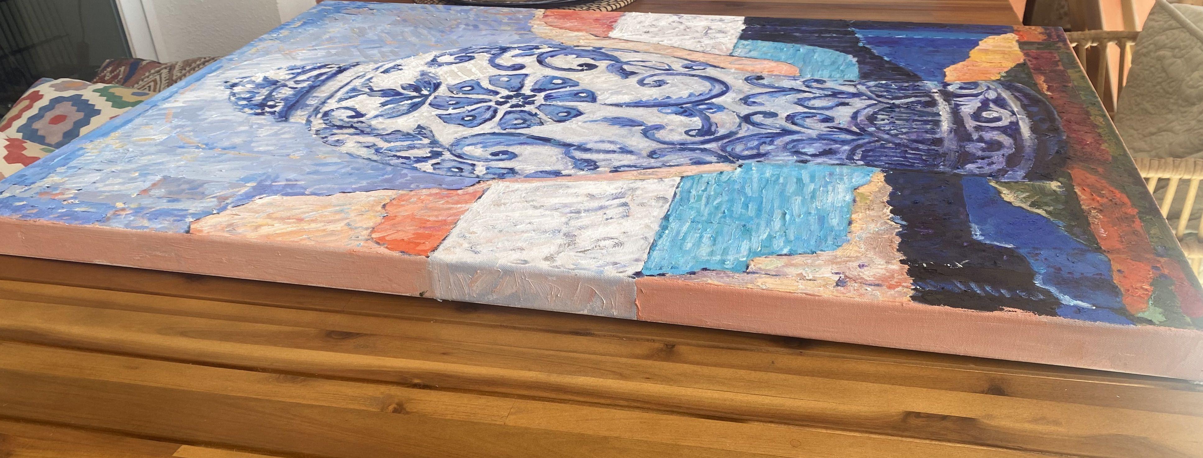 In queste serie esploro l'interazione tra l'individuo e l'ambiente fisico, tra la figura e lo sfondo, tra il tangibile e l'etereo. La Figura è rappresentata dal Vaso, ognuno con un ornamento unico ed elaborato, ma i paesaggi sono astratti,