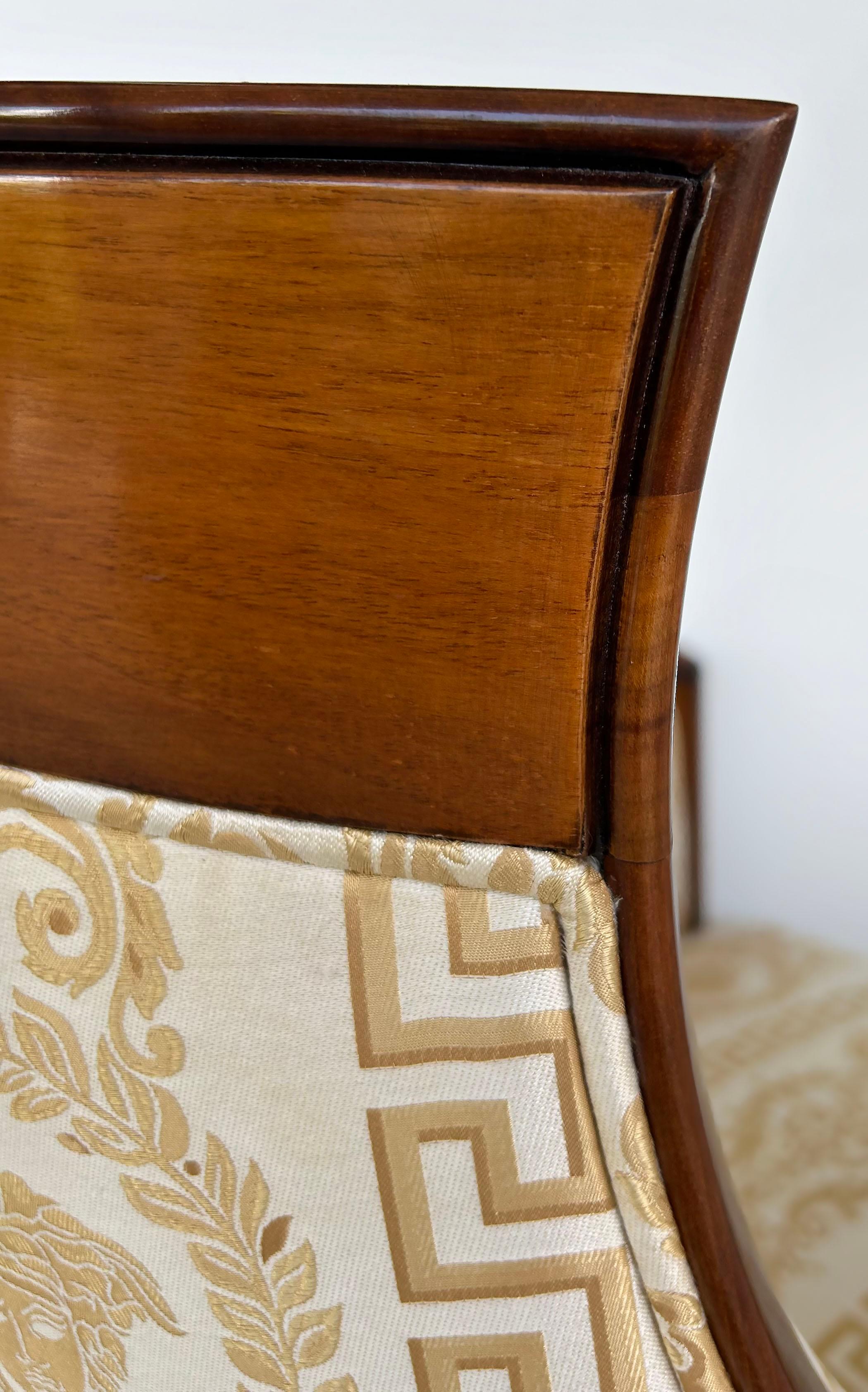 Chaise italienne de style Biedermeier de Gianni Versace Home with Medusa en vente 6