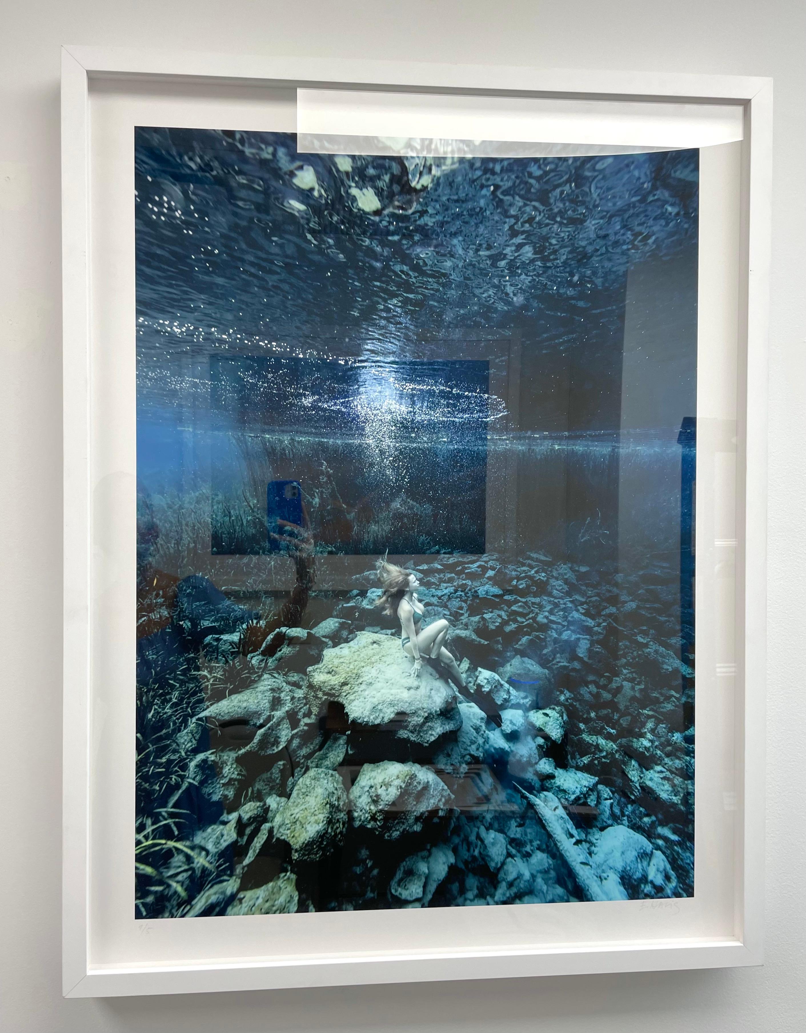 A Silver - Photograph de Elena Kalis