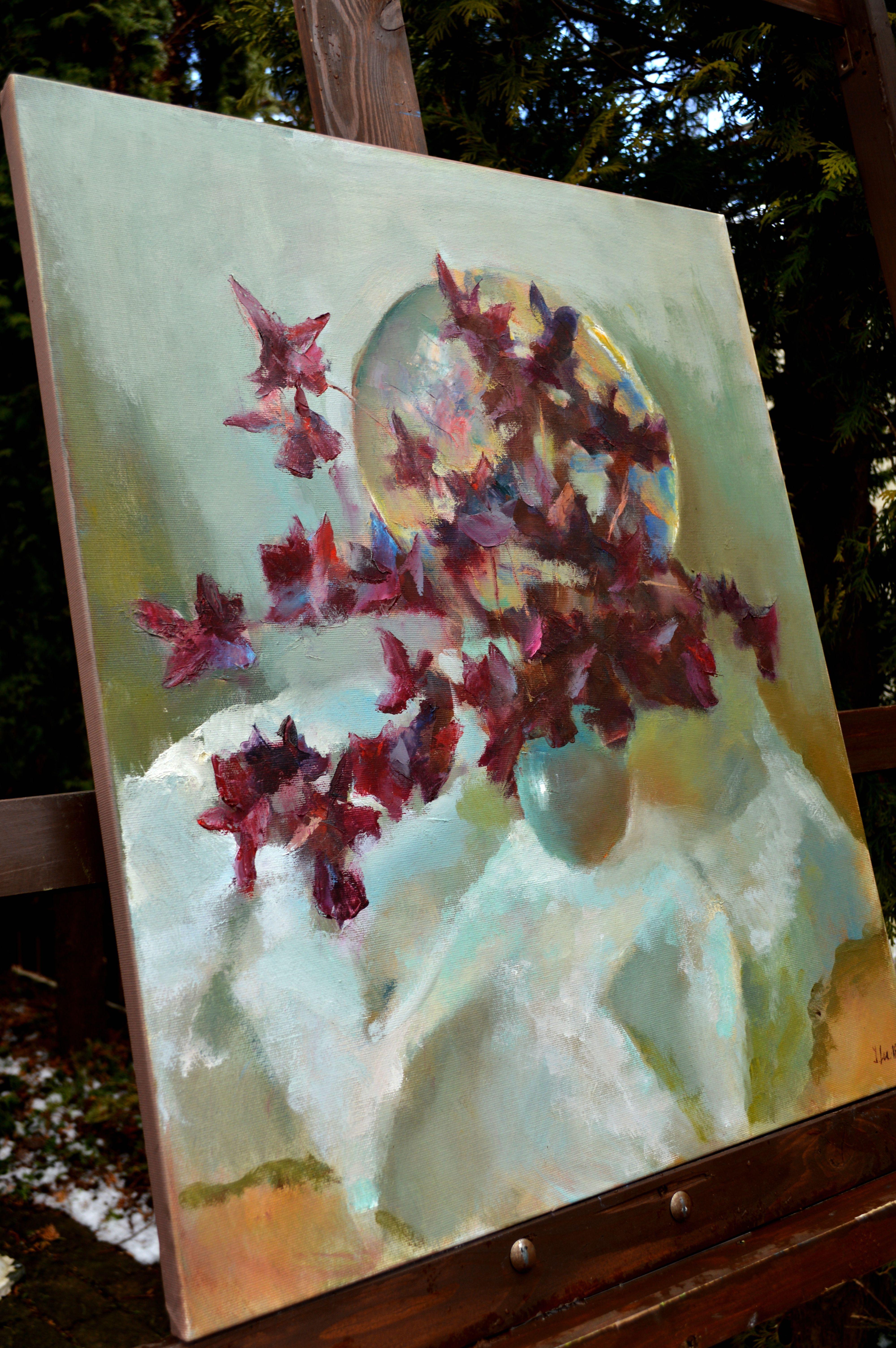 Blumenstrauß mit flatterndem Schmetterling (Grau), Still-Life Painting, von Elena Lukina