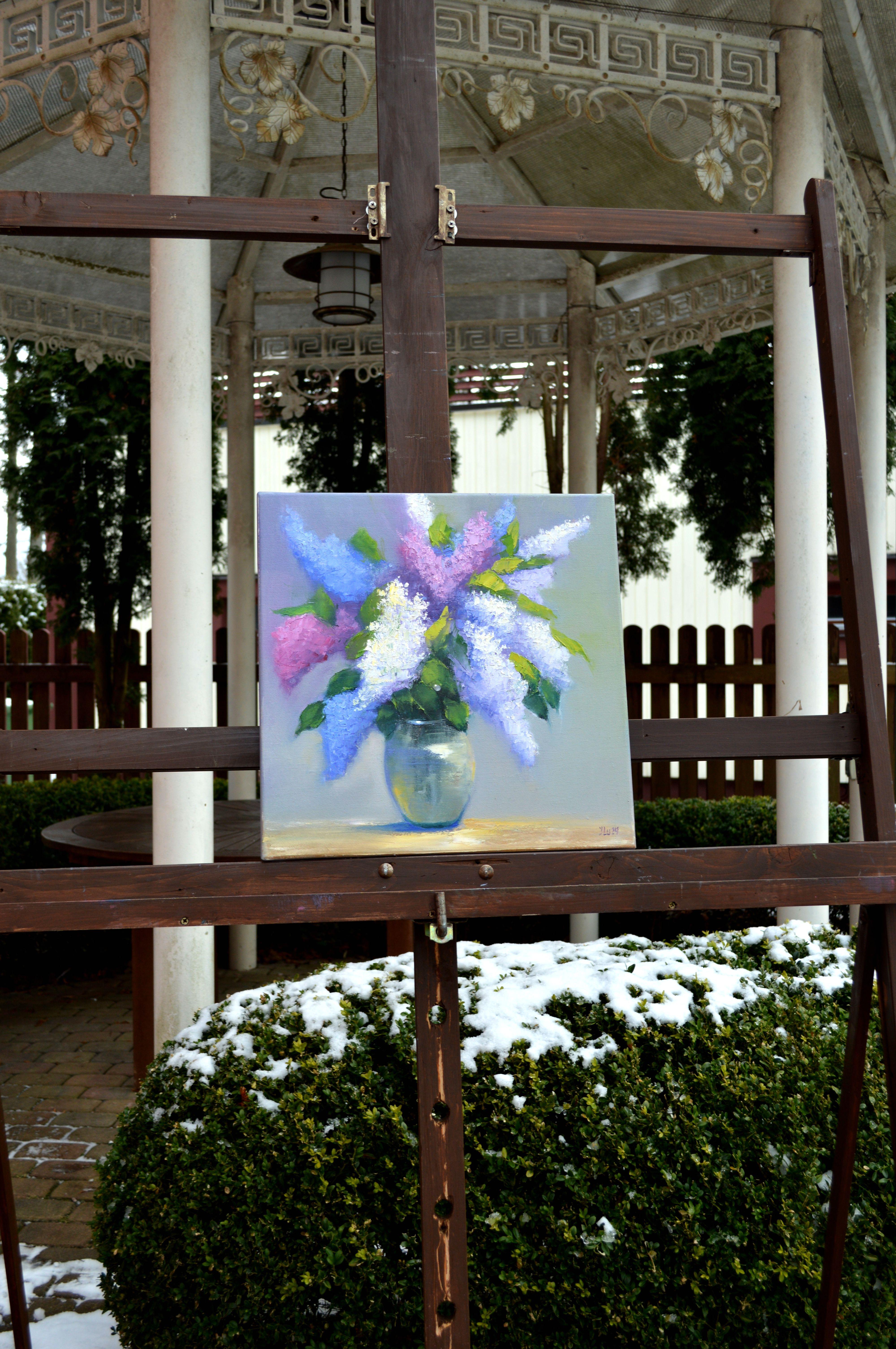 Blumenstrauß aus Flieder 40Х40  Ölgemälde – Painting von Elena Lukina