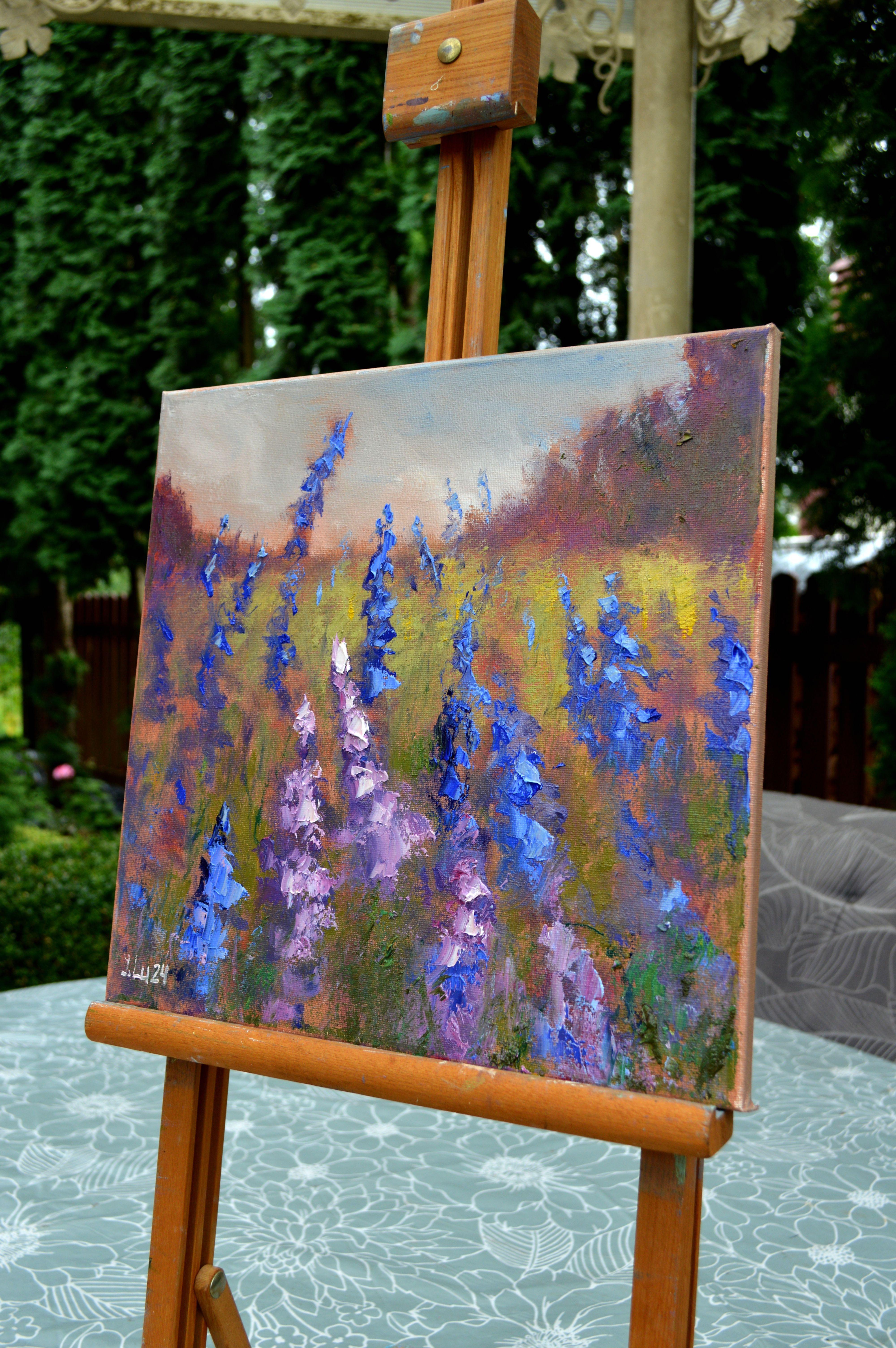 Lupinenfeld (Grau), Landscape Painting, von Elena Lukina