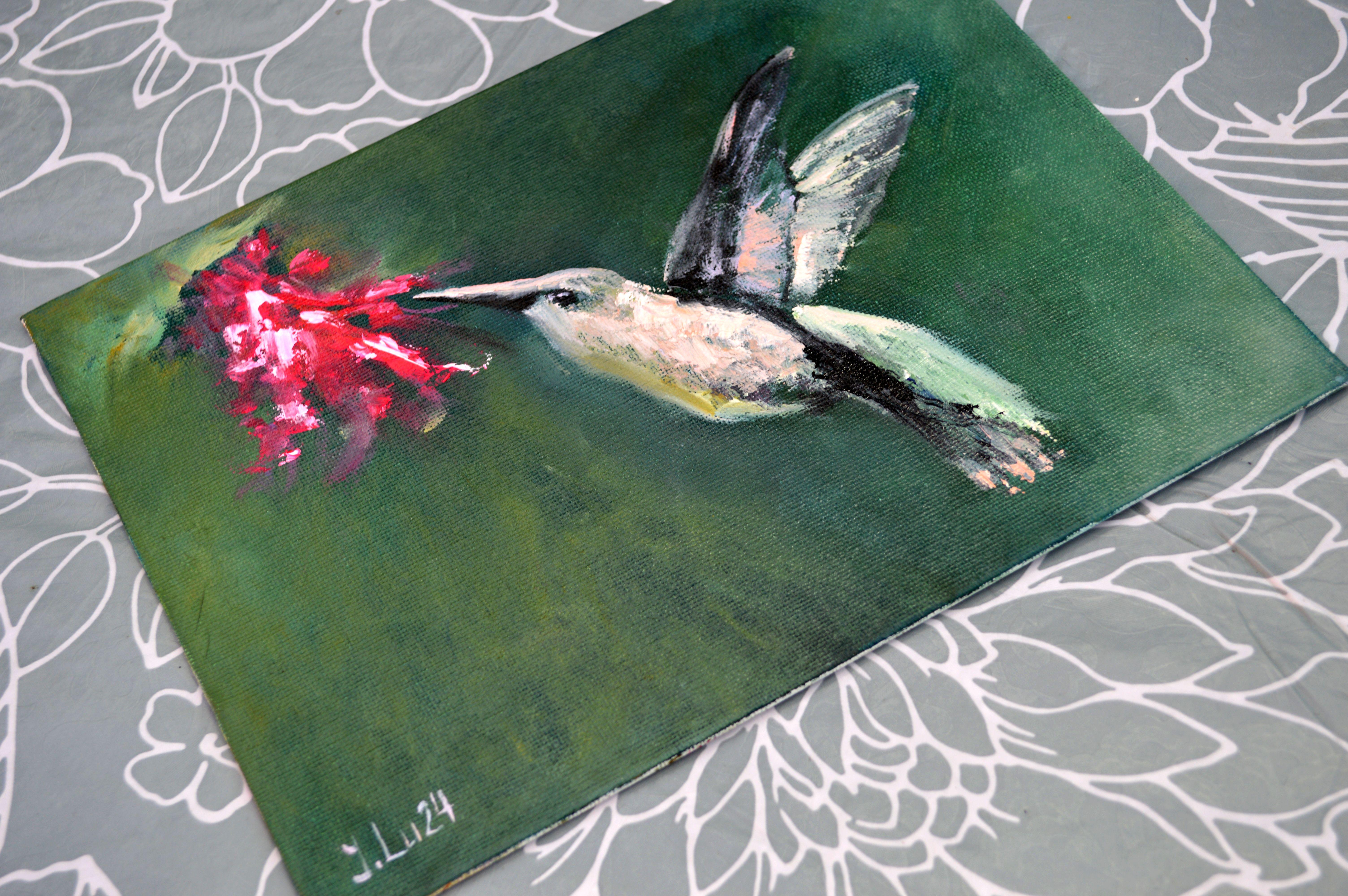 En este óleo, capturé un colibrí en pleno vuelo, símbolo de resistencia y gracia perdurable. Mis pinceladas, que mezclan minimalismo y realismo, resaltan la frágil belleza de la naturaleza, que es a la vez pasajera y persistente. Esta obra de arte,