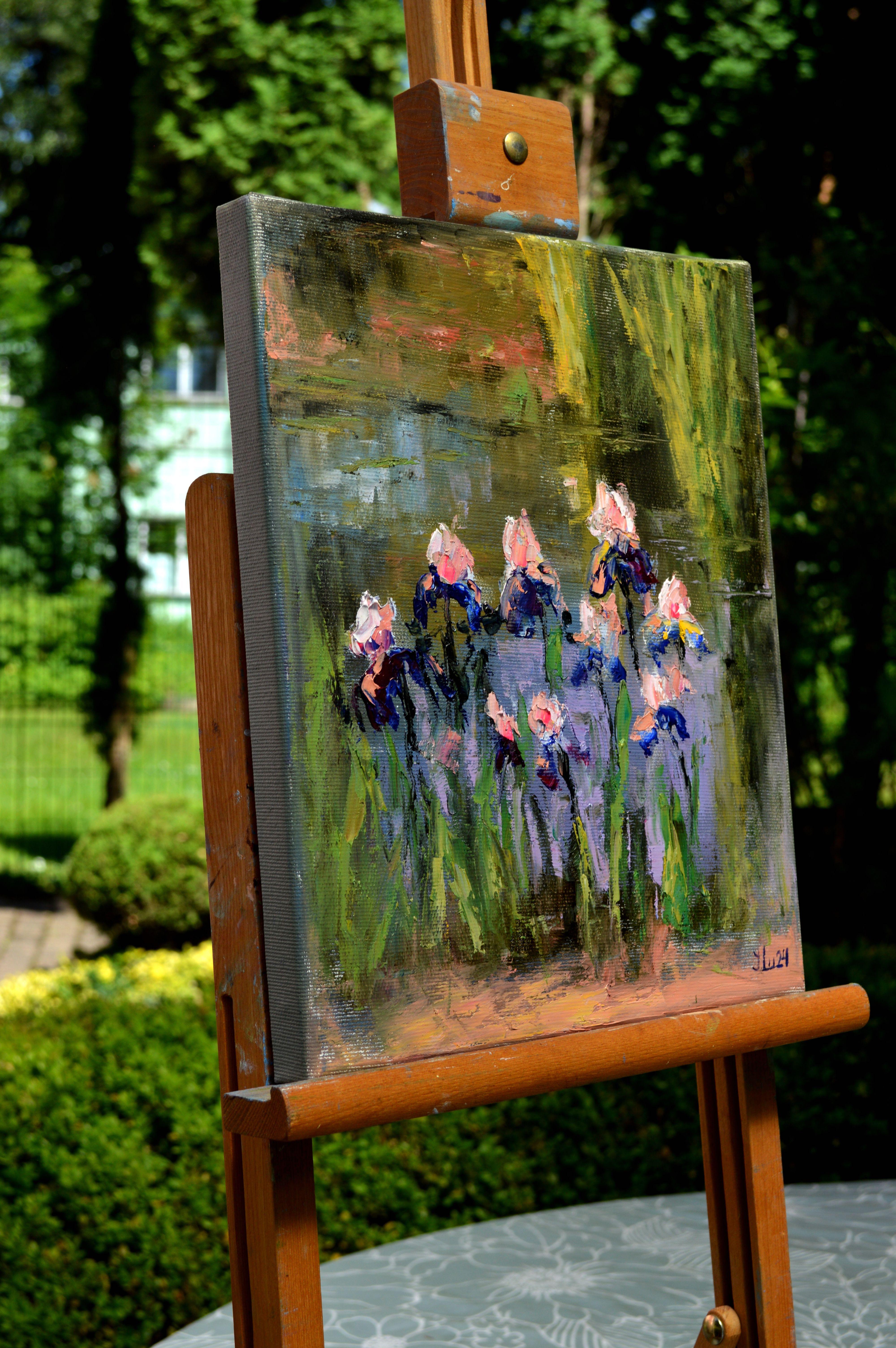 Iris en el estanque - Landscape Painting Gris de Elena Lukina