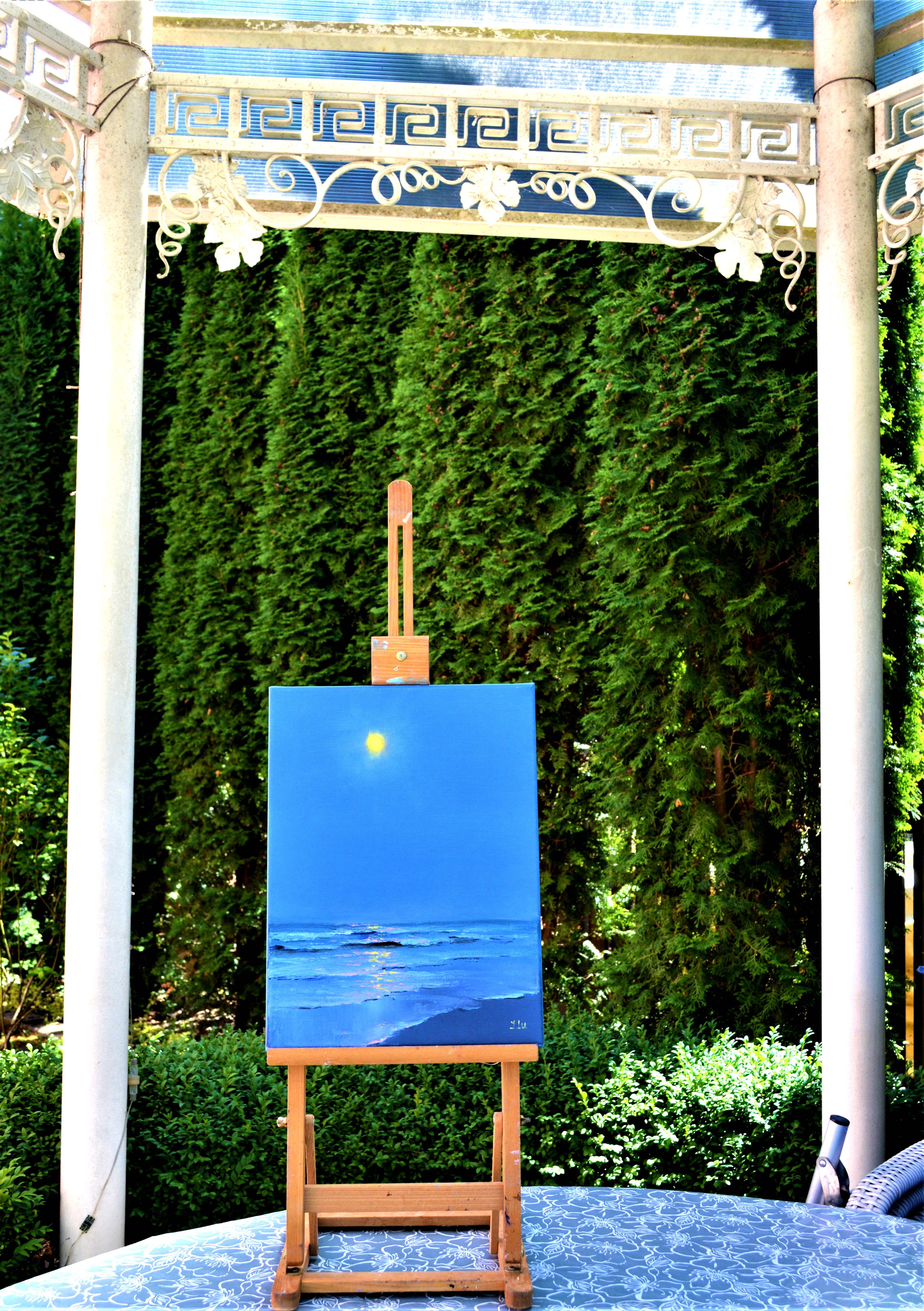 En esta pieza, he intentado captar la esencia tranquila pero poderosa de una noche serena. La pintura al óleo me permitía estratificar las emociones con cada pincelada, impregnando la escena de una sensación de tranquila introspección. Mi pincel