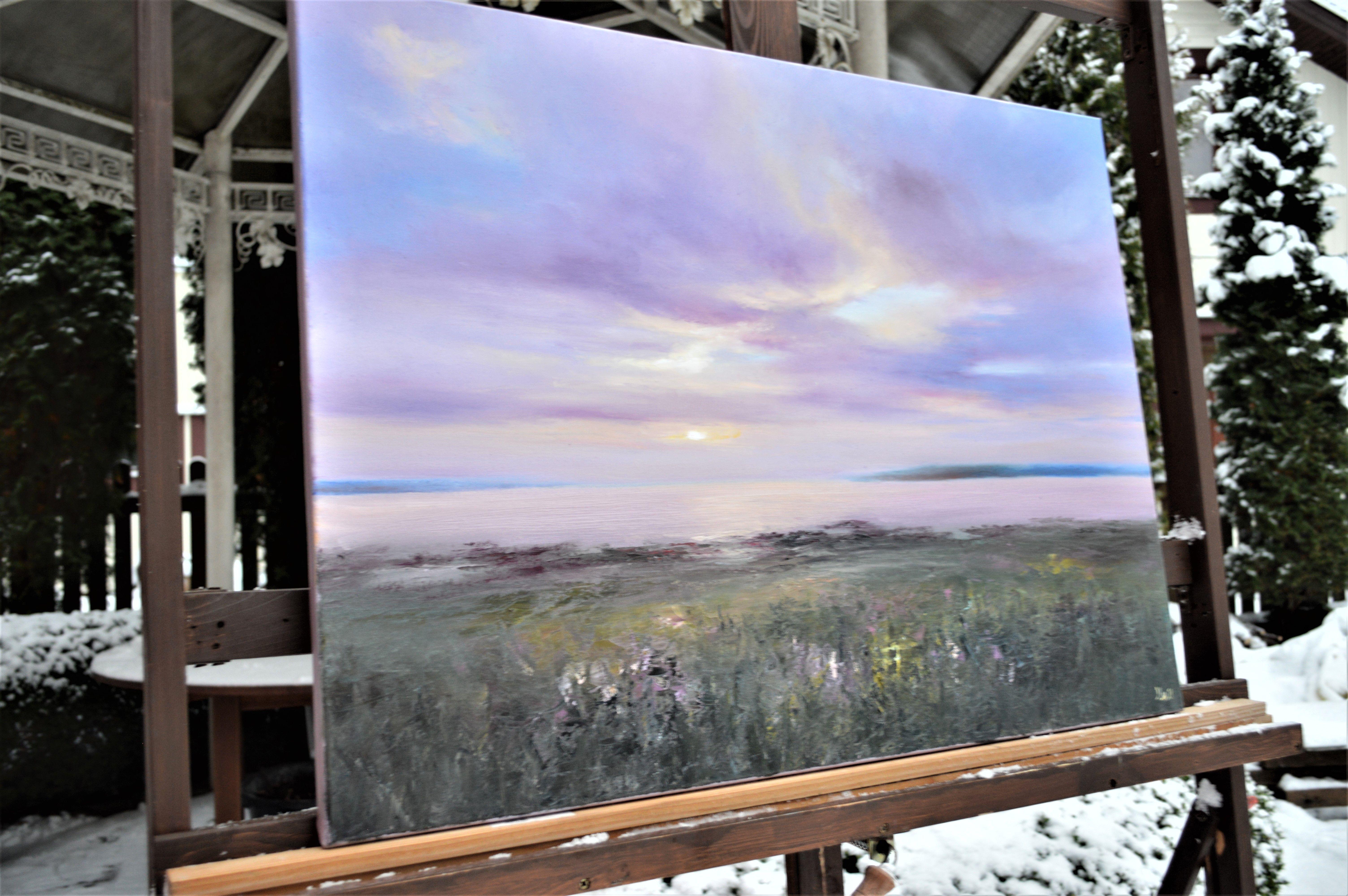 Sunset rose de la rivière - Gris Interior Painting par Elena Lukina