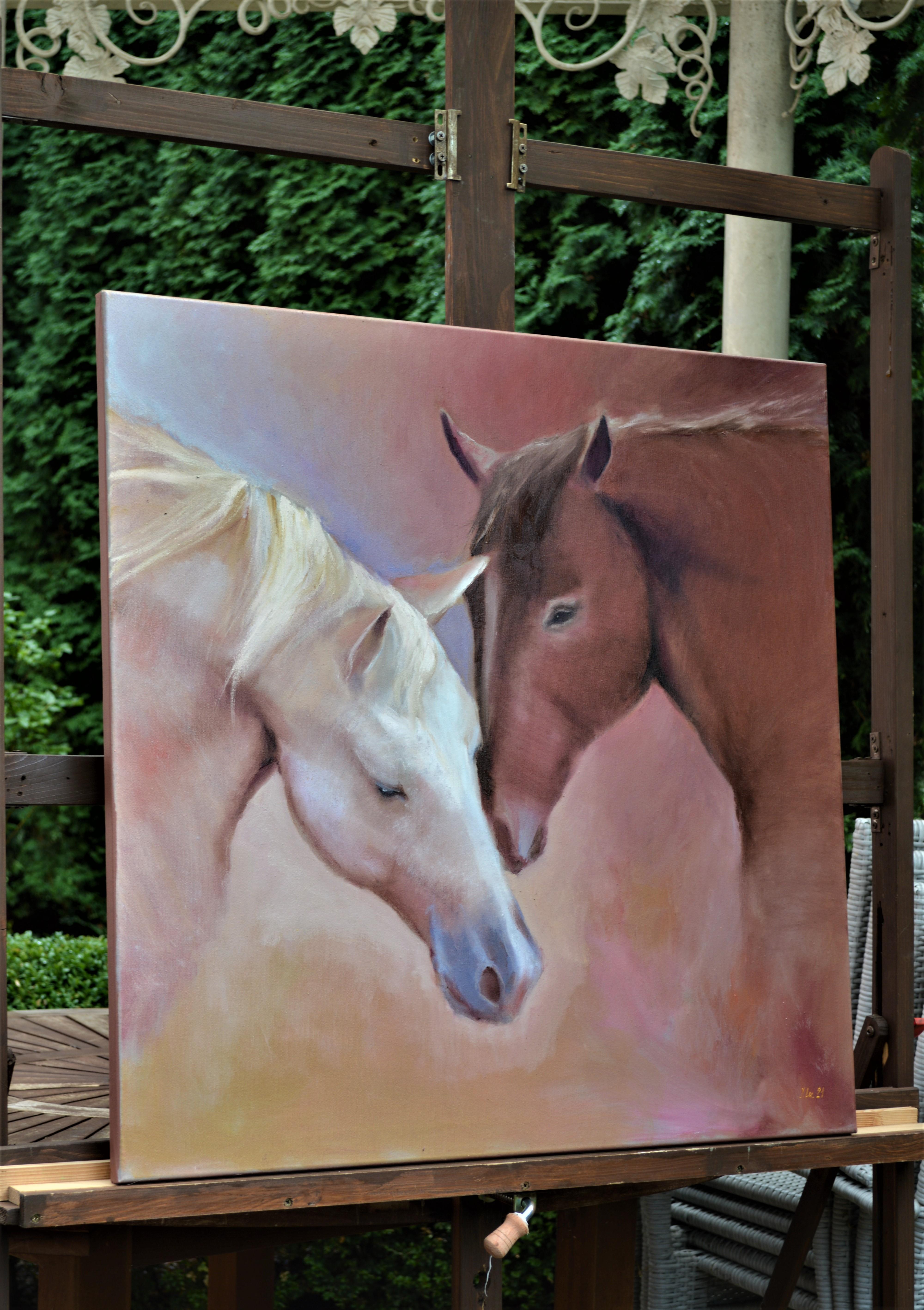Dans cette peinture à l'huile, je me suis efforcée de capturer l'essence de la camaraderie et de la douce intimité partagée entre deux êtres majestueux. Les teintes chaudes et douces et le travail délicat du pinceau expriment un profond sentiment de