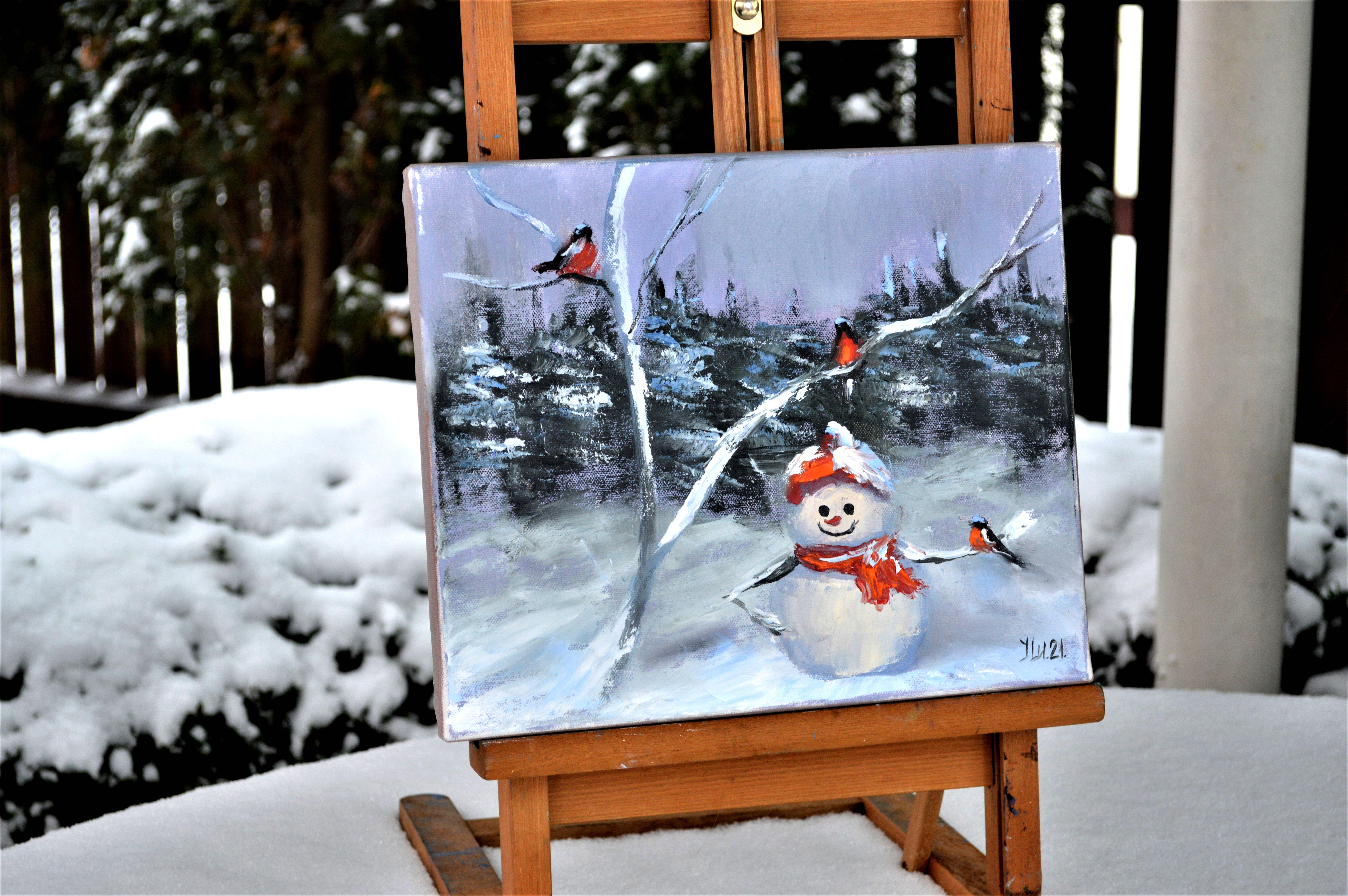 Muñeco de nieve y camachuelos - Landscape Painting Gris de Elena Lukina
