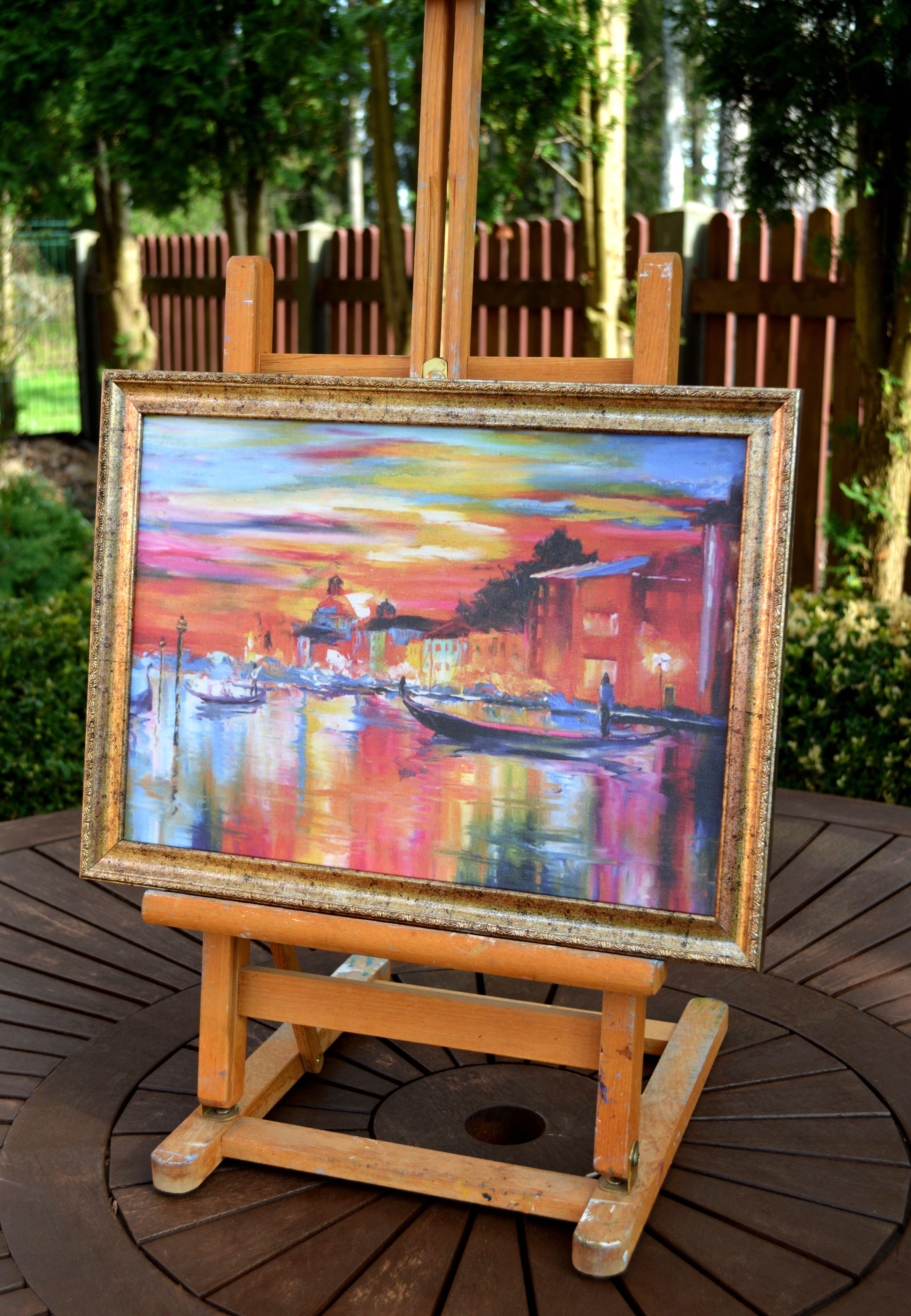 Dans cette œuvre, j'ai mis toute mon âme à capturer la beauté éphémère de la danse du crépuscule sur l'eau, en embrassant le mélange de l'expressionnisme et de l'impressionnisme. Les couleurs vives s'entremêlent pour évoquer un sentiment de passion