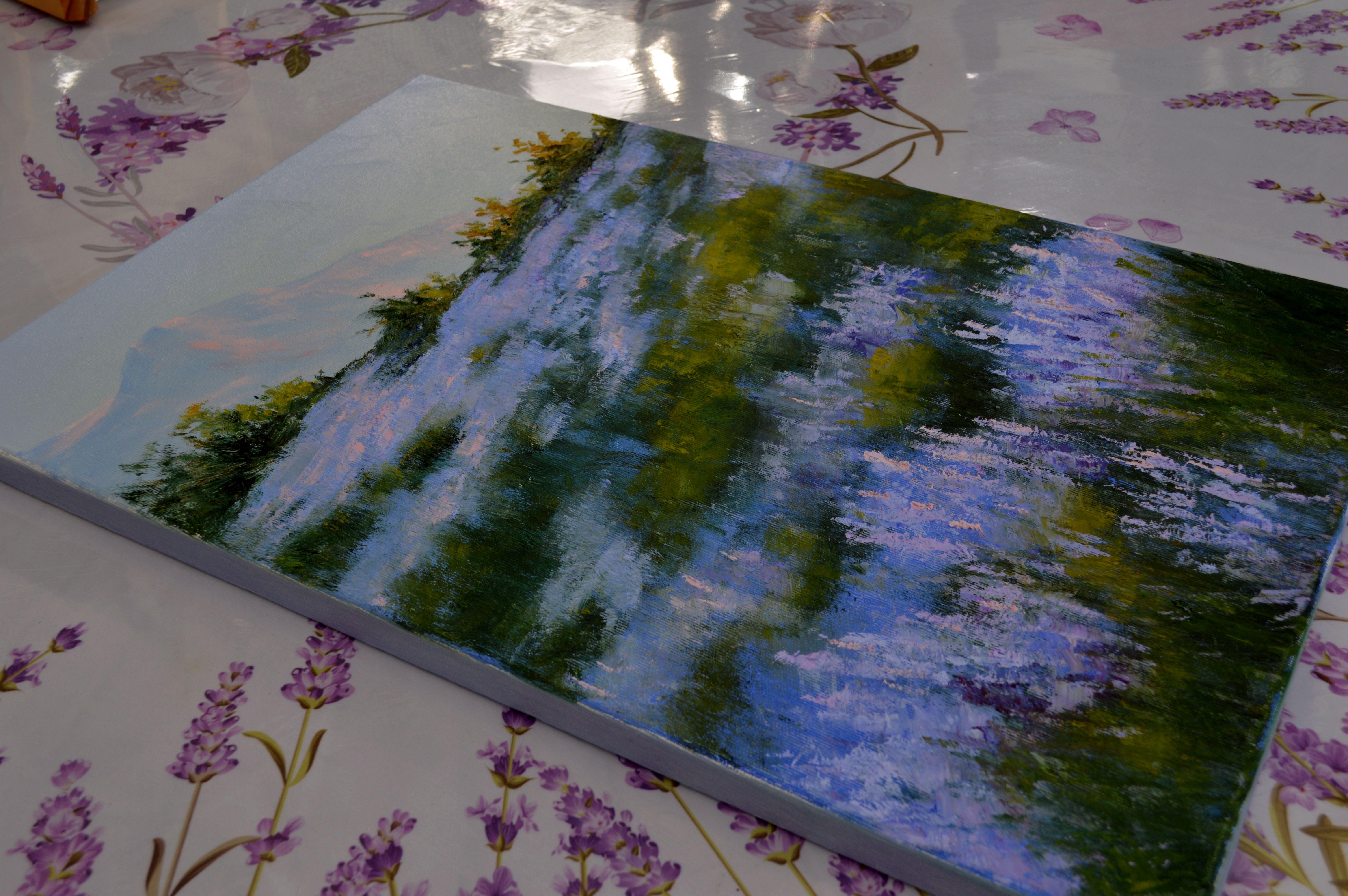 Wilder Lavendel im Dunst der Morgensonne im Angebot 9