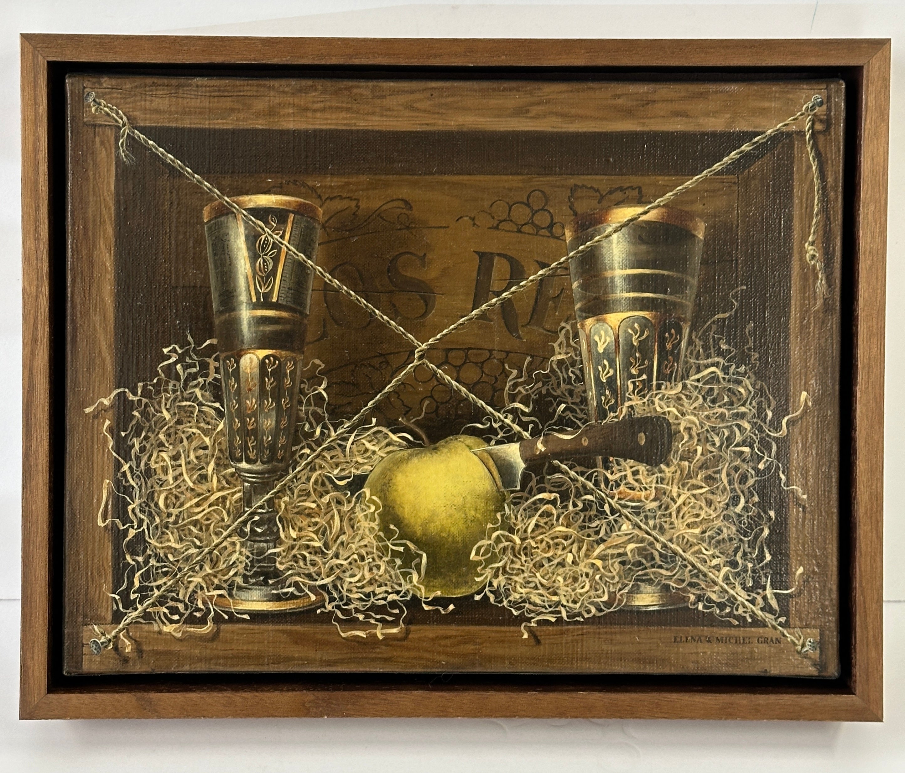 Ein großartiges Trompe L'Oeil-Stillleben des zeitgenössischen russischen Paares Elena und Michel Gran. Wir lieben ihre Arbeiten und haben einige davon bei uns zu Hause hängen. Diese kleine Schönheit wurde kürzlich in einen schwimmenden Rahmen