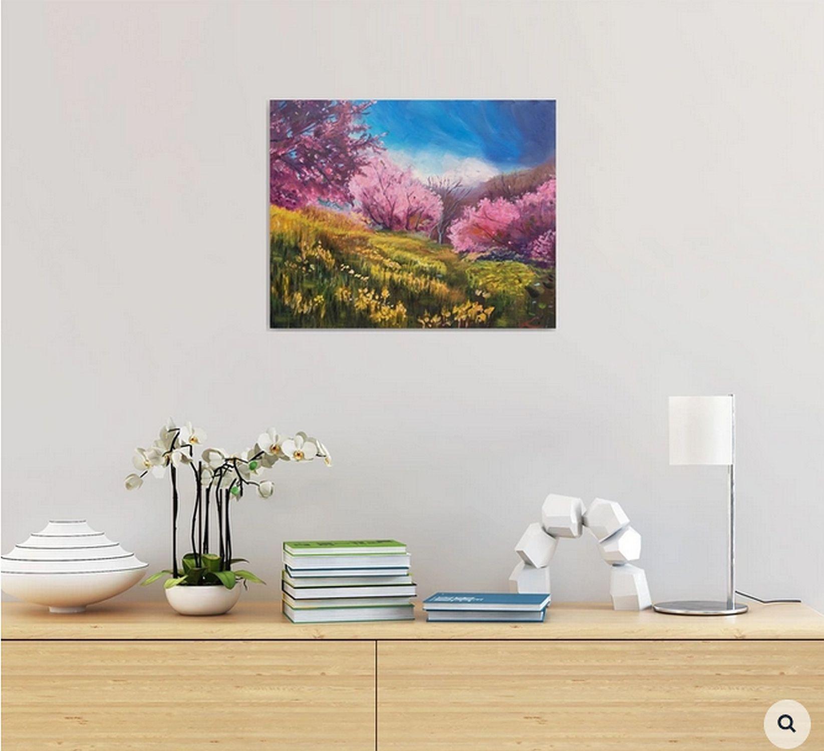 Una pintura de paisaje que representa árboles, flores y hierba en un entorno al aire libre. Se crea utilizando pintura al óleo. Trabajando con pintura al óleo para dar vida a la escena exterior, el artista se centra en los intrincados detalles de