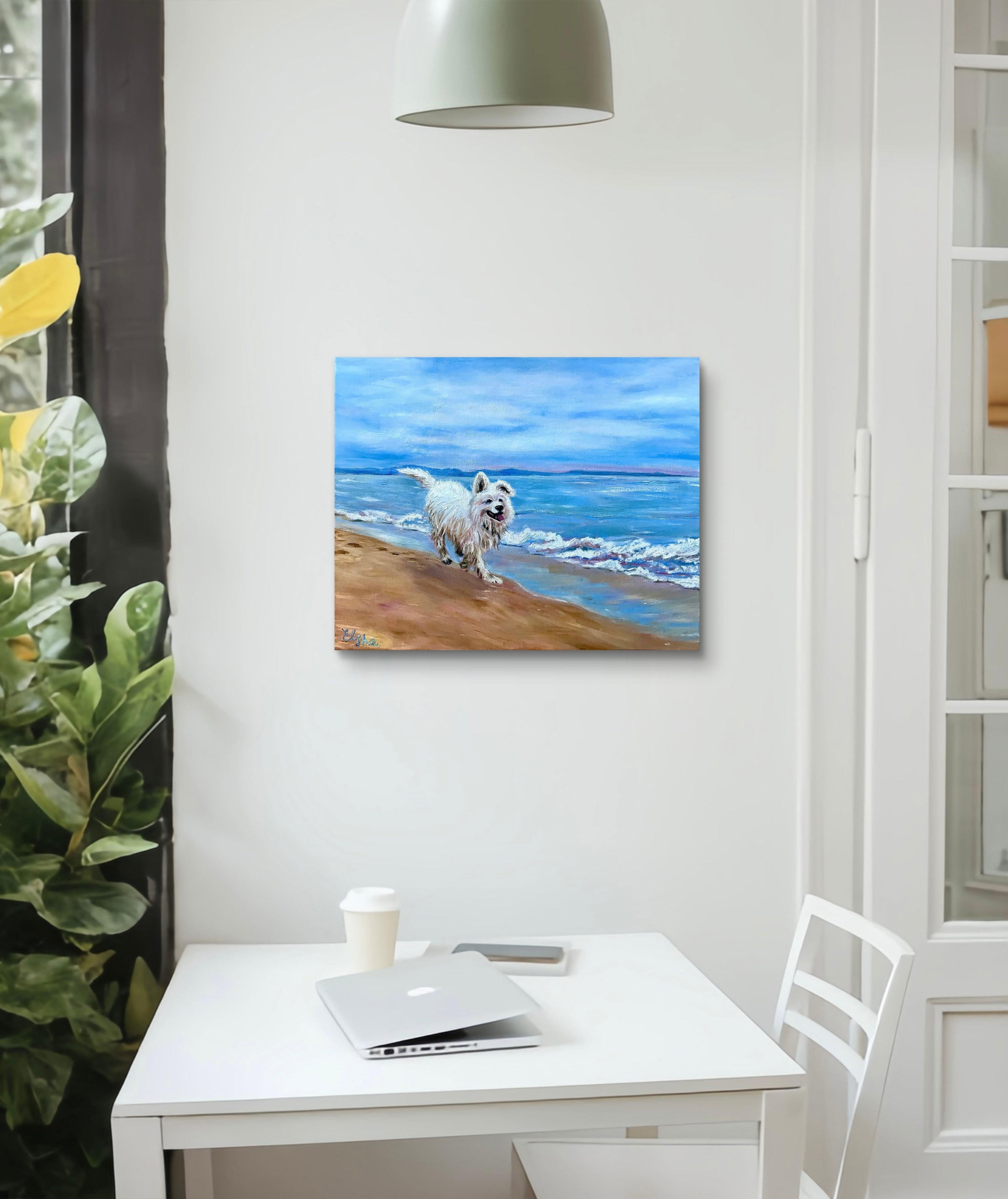 Fröhlicher weißer Hund an der blauen Meeresküste im Angebot 1