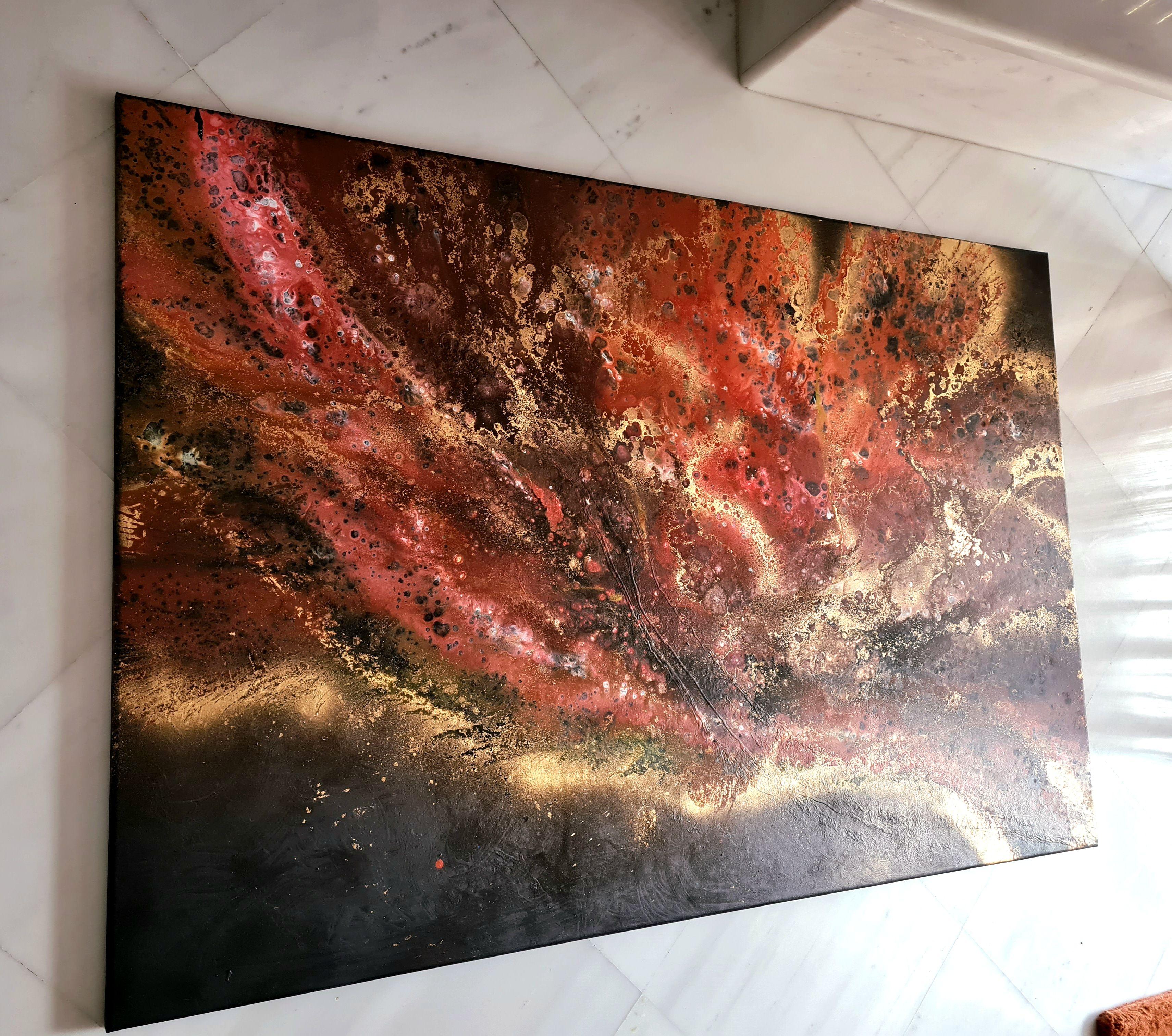 Schwarze Farbe tanzt, ein kosmisches Ballett,  Rote Lichter flackern auf, der Wunsch wird sichtbar,  Goldwirbel schimmern, ein himmlisches Licht,  Er führt uns durch die Tiefe, vom Tag in die Nacht.    Venus, die Seele dieses Gemäldes schwebt hoch, 