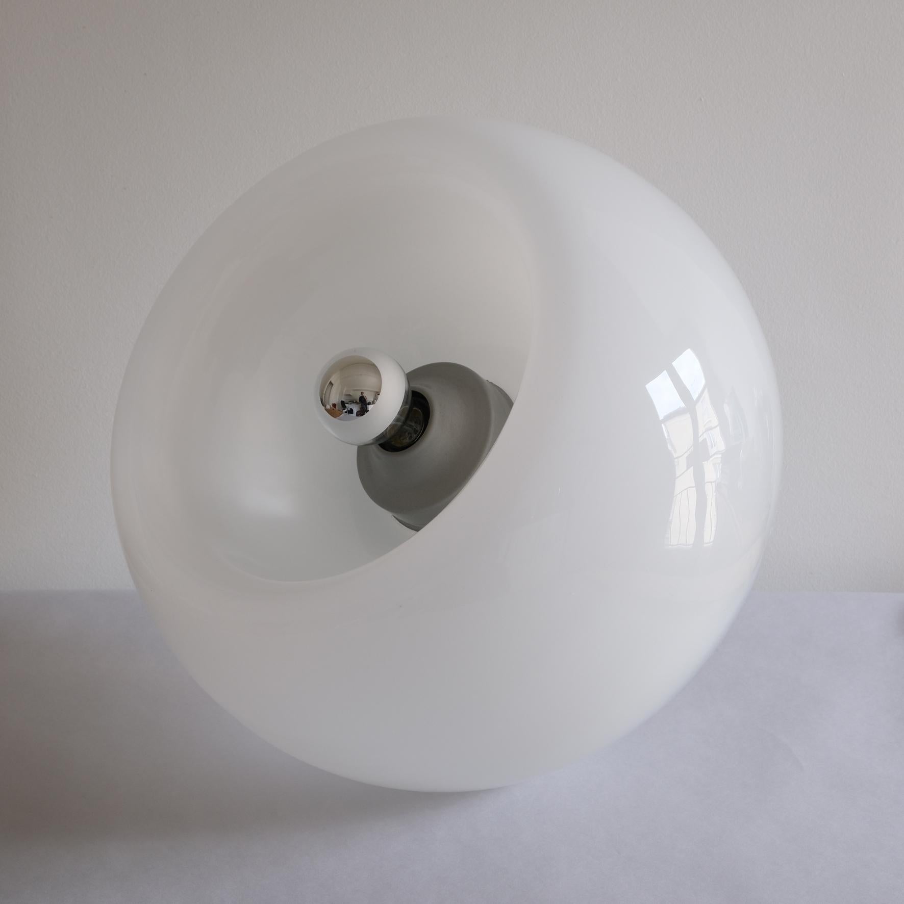 Mid-Century Modern Eleonore Peduzzi-Riva, Vacuna, Glass Table Lamp, Artemide, 1960s