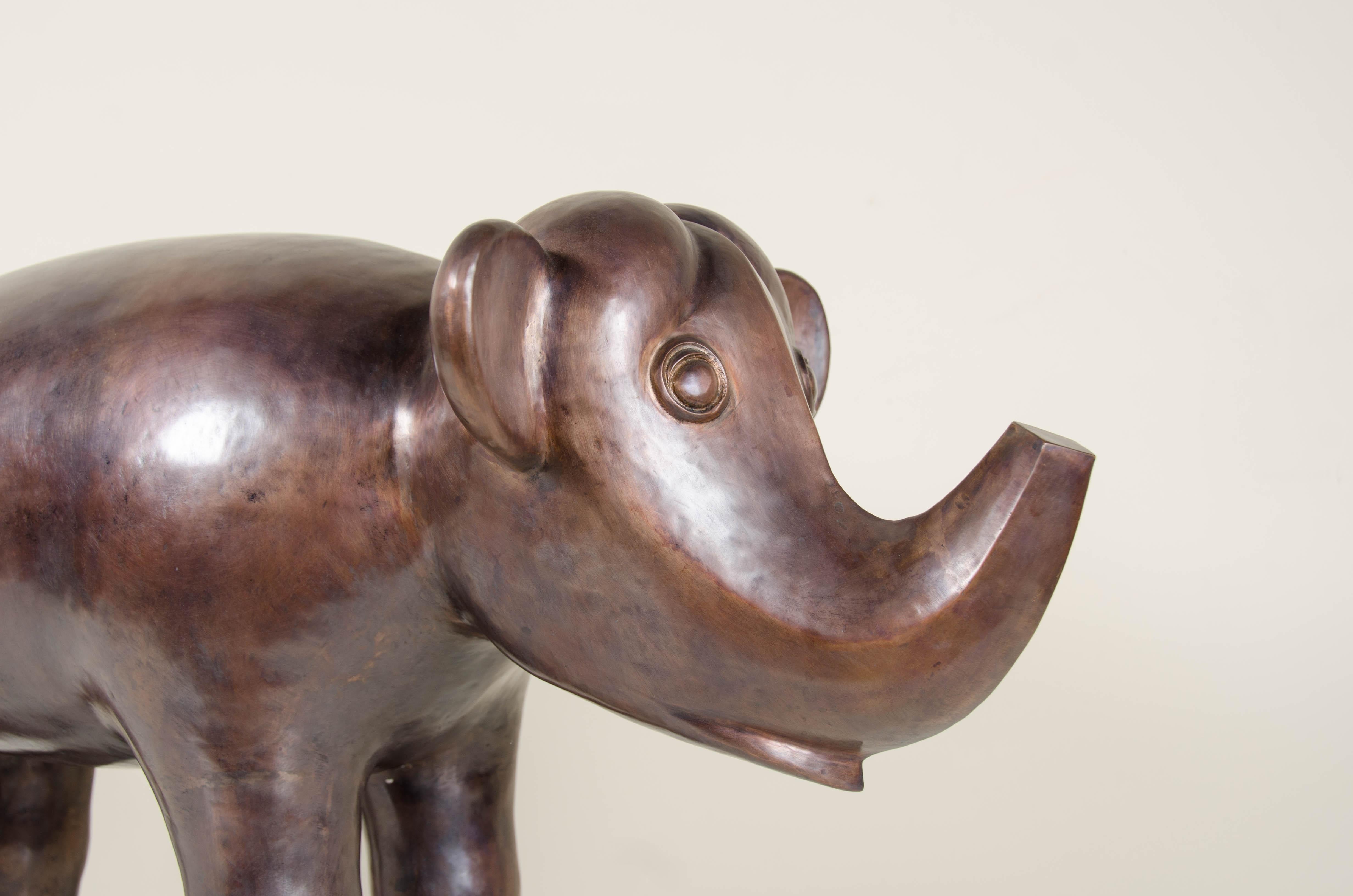 Antiker Elefant, Kupfer von Robert Kuo, Handrepoussé, limitierte Auflage im Zustand „Neu“ im Angebot in Los Angeles, CA