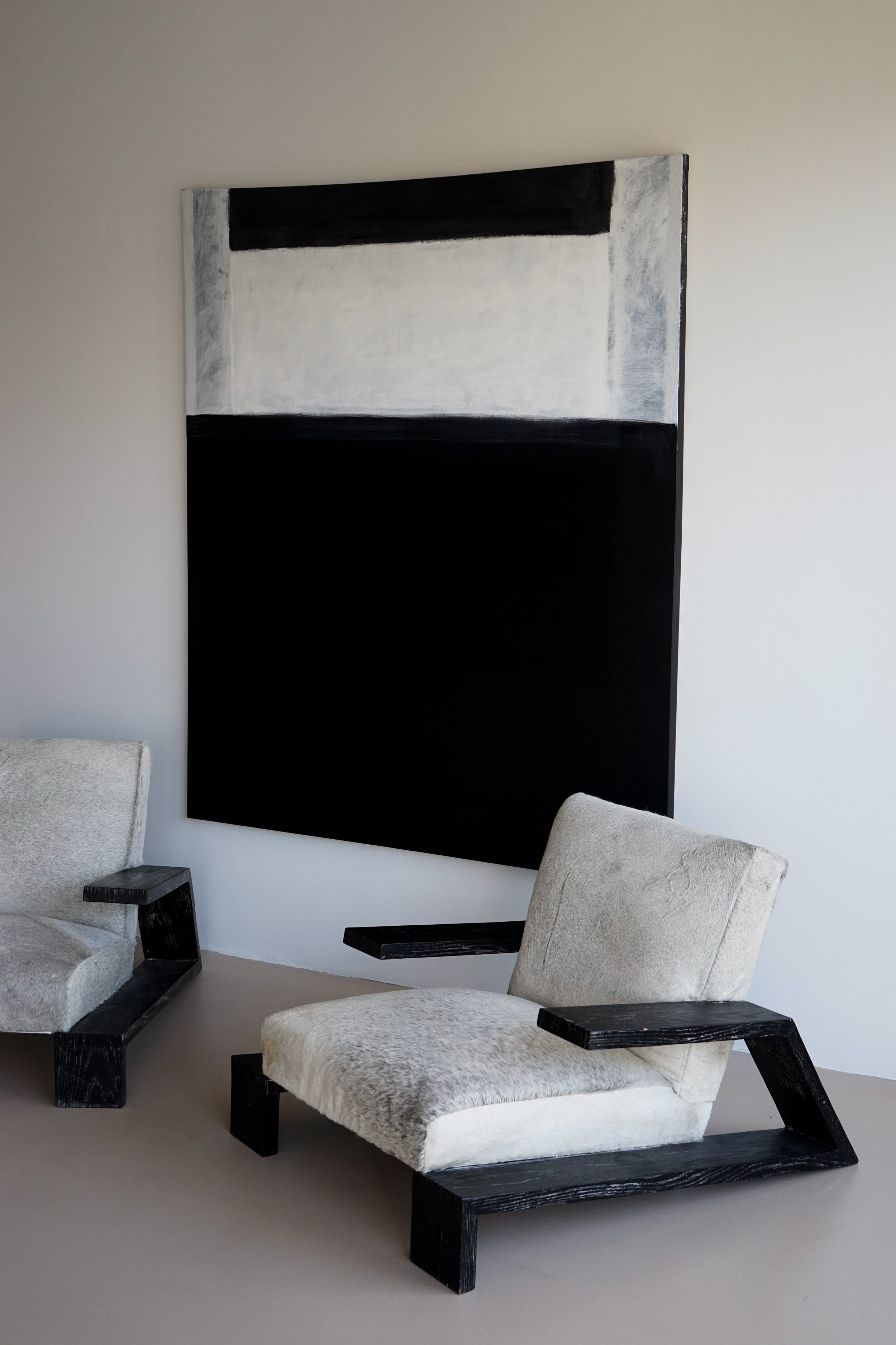 Jean Michel Frank attributed, by Comte, Bariloche, elephant chairs, 1939

Condition: In need of restoration, will work with buyer to reupholster and restore to the color / fabric desired.

Measurements: 28