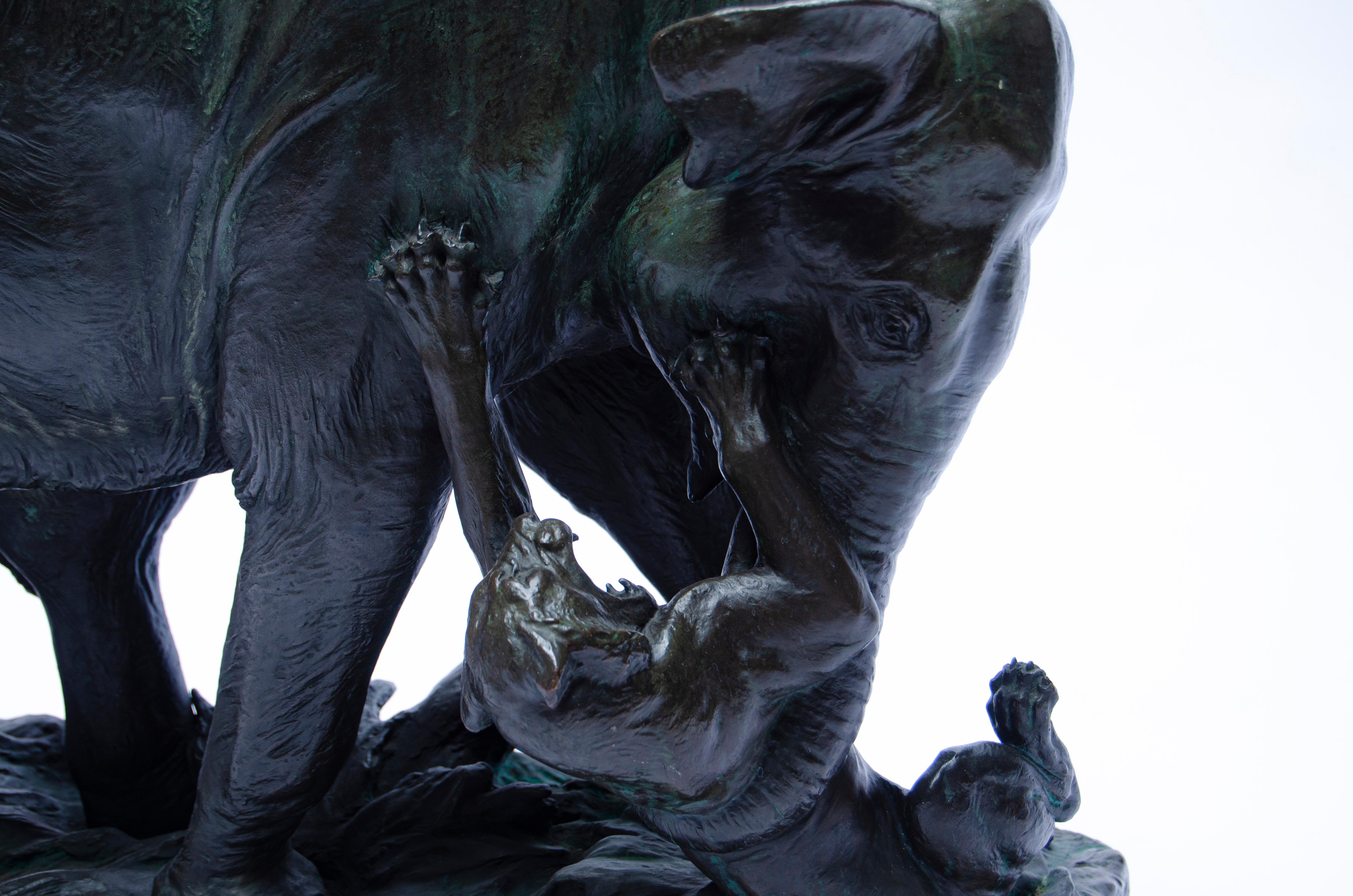 Sculpture en bronze patiné vert, réalisée par George Gardet (1863-1939), signée G.GARDET, avec cachet de fonte COLIN Paris.

Cette sculpture est une réplique de la sculpture originale, d'une hauteur de 4,6 mètres, située dans le Parc Maurice Thorez,