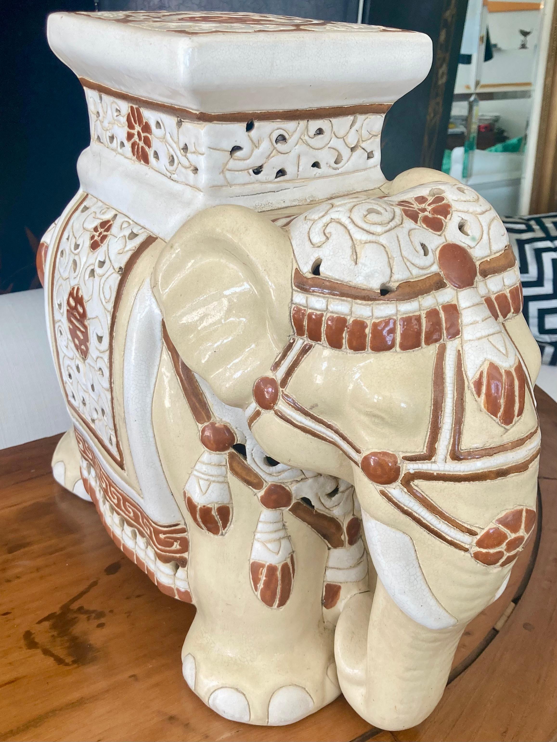 Elephant Blanc and Tan Glazed Ceramic Garden Seat In Good Condition For Sale In Los Angeles, CA