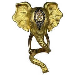 Elephant Cocktail Ring in 18k yellow gold set with white and brown diamonds
