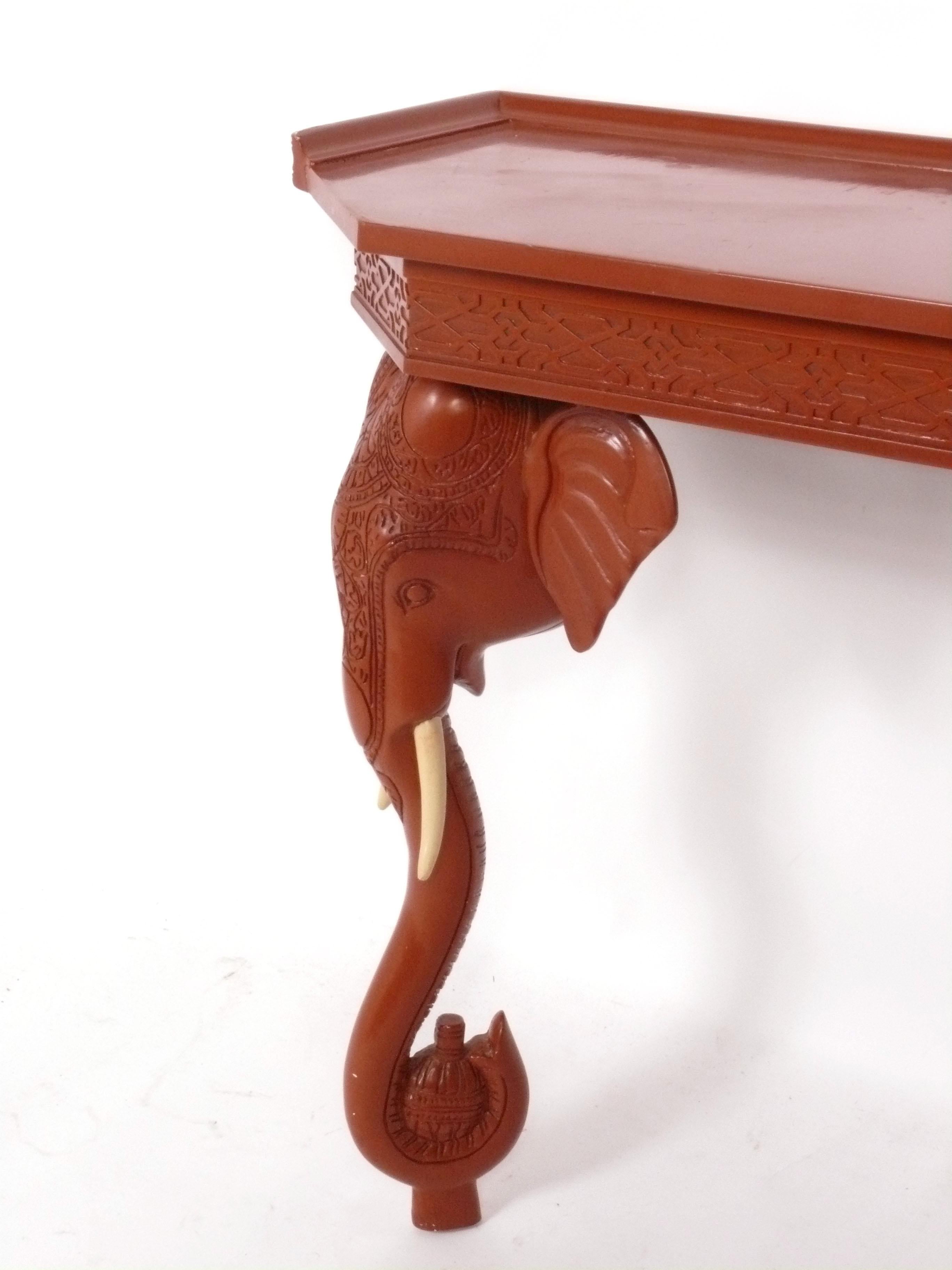 Hollywood Regency Tavolo consolle Elephant in un colore a tua scelta in vendita