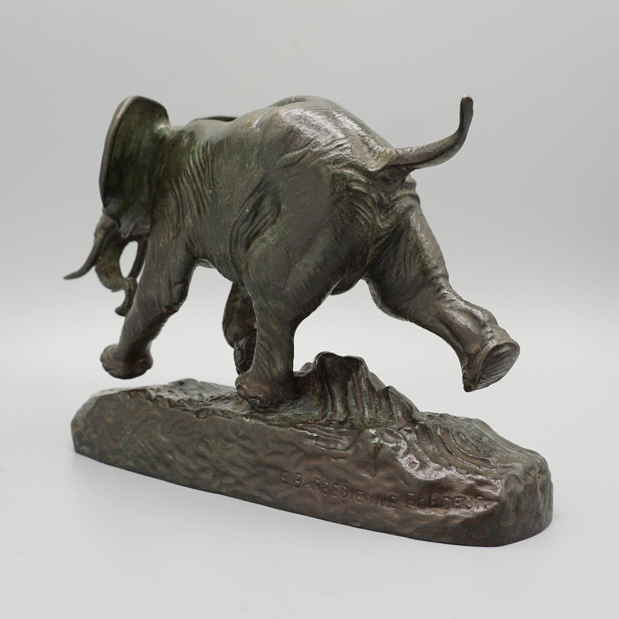 Sculpture en bronze de la fin du XIXe siècle d'Antoine-Louis Barye 'Elephant Du Senegal'. en vente 2