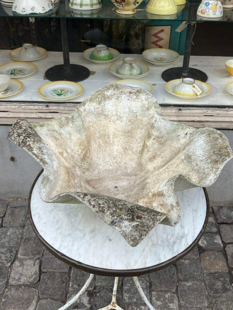 Charming and stylish jardiniere / garden pot, by the renowned designer Willy Guhl and produced in fibre cement. This particular one of his designs has a beautiful waffle / paper shape, and is known as ‘elephant ear’.

Notice the delightful weathered