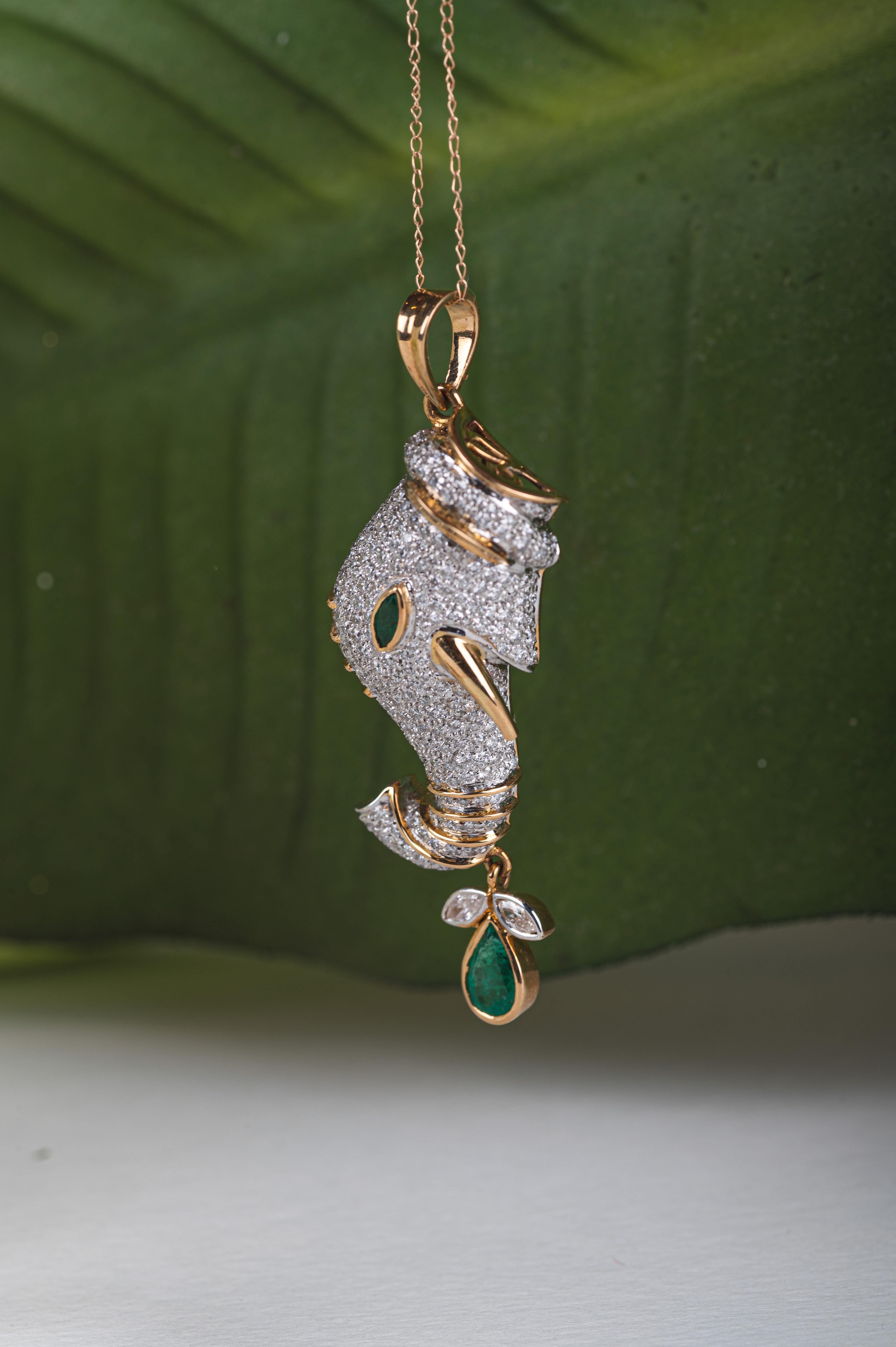 Emerald Diamond Elephant Pendant in 18kt Solid Yellow Gold For Sale 1