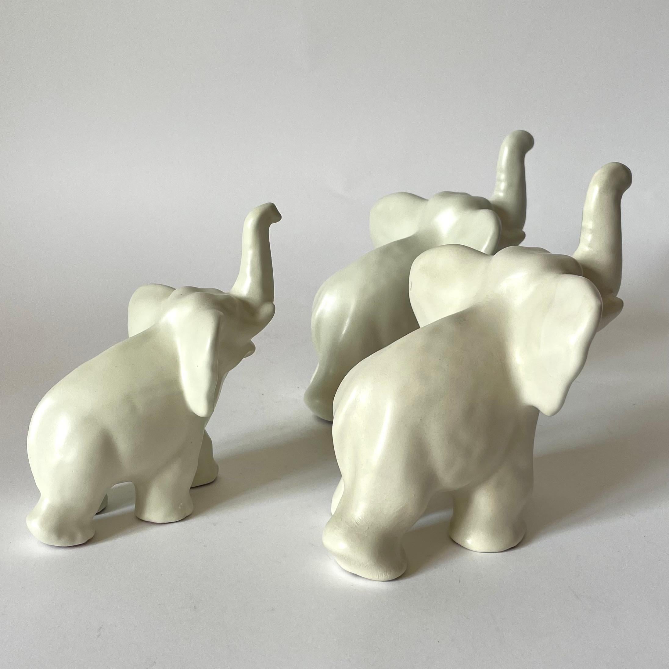 Elephant Family by Vicke Lindstrand for Upsala-Ekeby, Sweden, 1940s Bon état - En vente à Knivsta, SE