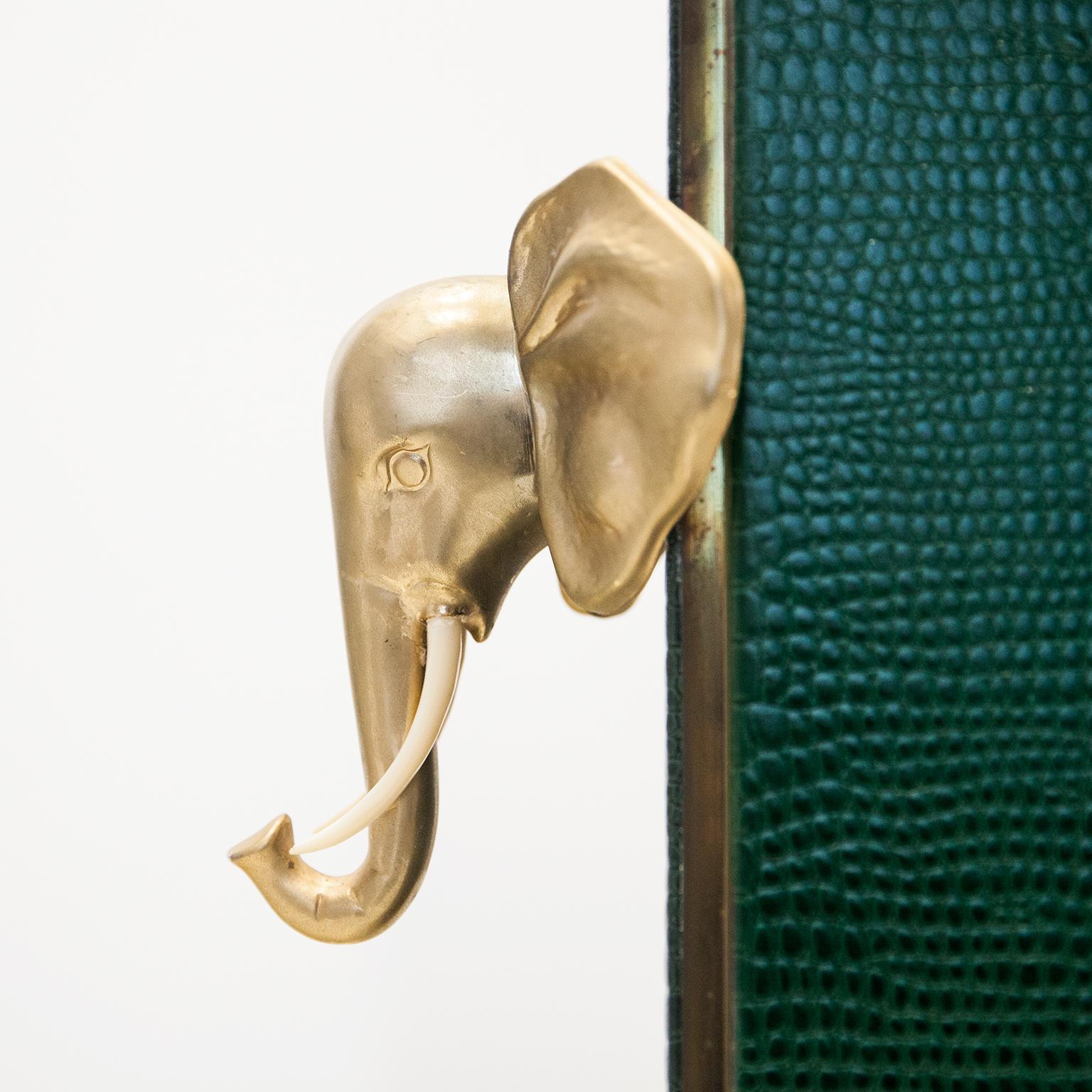 Elephant Faux Crocodile Leather Table Lamp 1970s In Good Condition For Sale In Munich, DE
