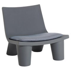 Silla Baja Lita Gris Elefante Con Cojín by OTTO Studio
