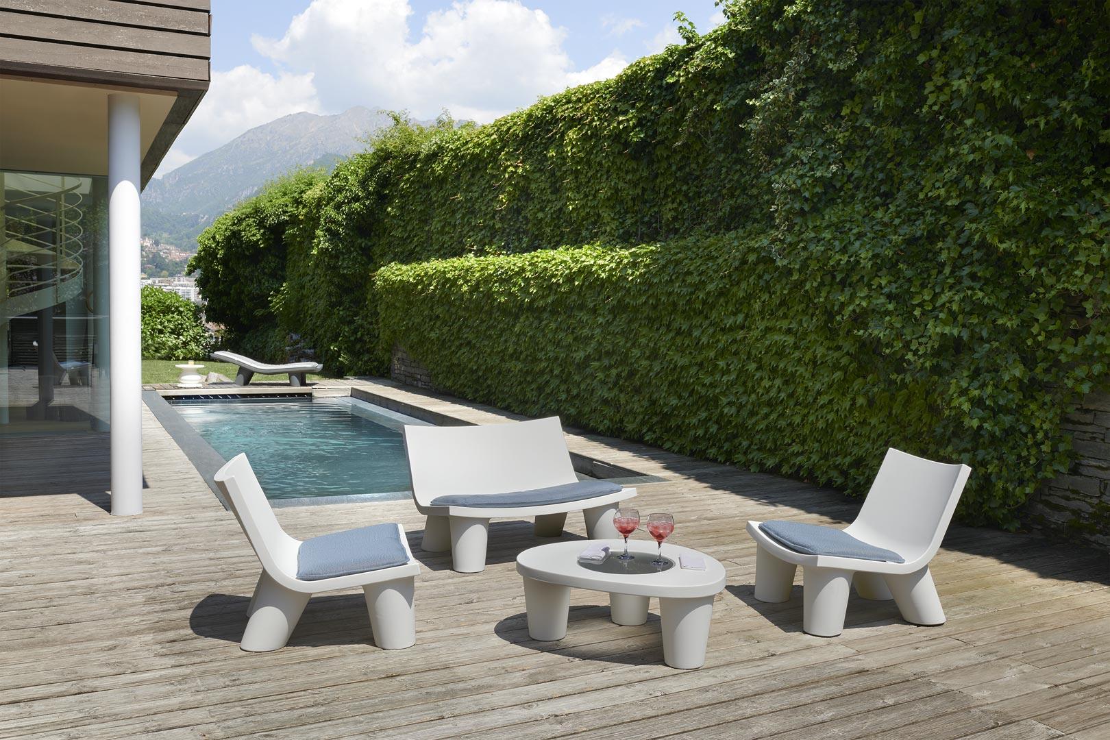 Niedriger Lita-Couchtisch mit Elefantengrau von Paola Navone (21. Jahrhundert und zeitgenössisch) im Angebot