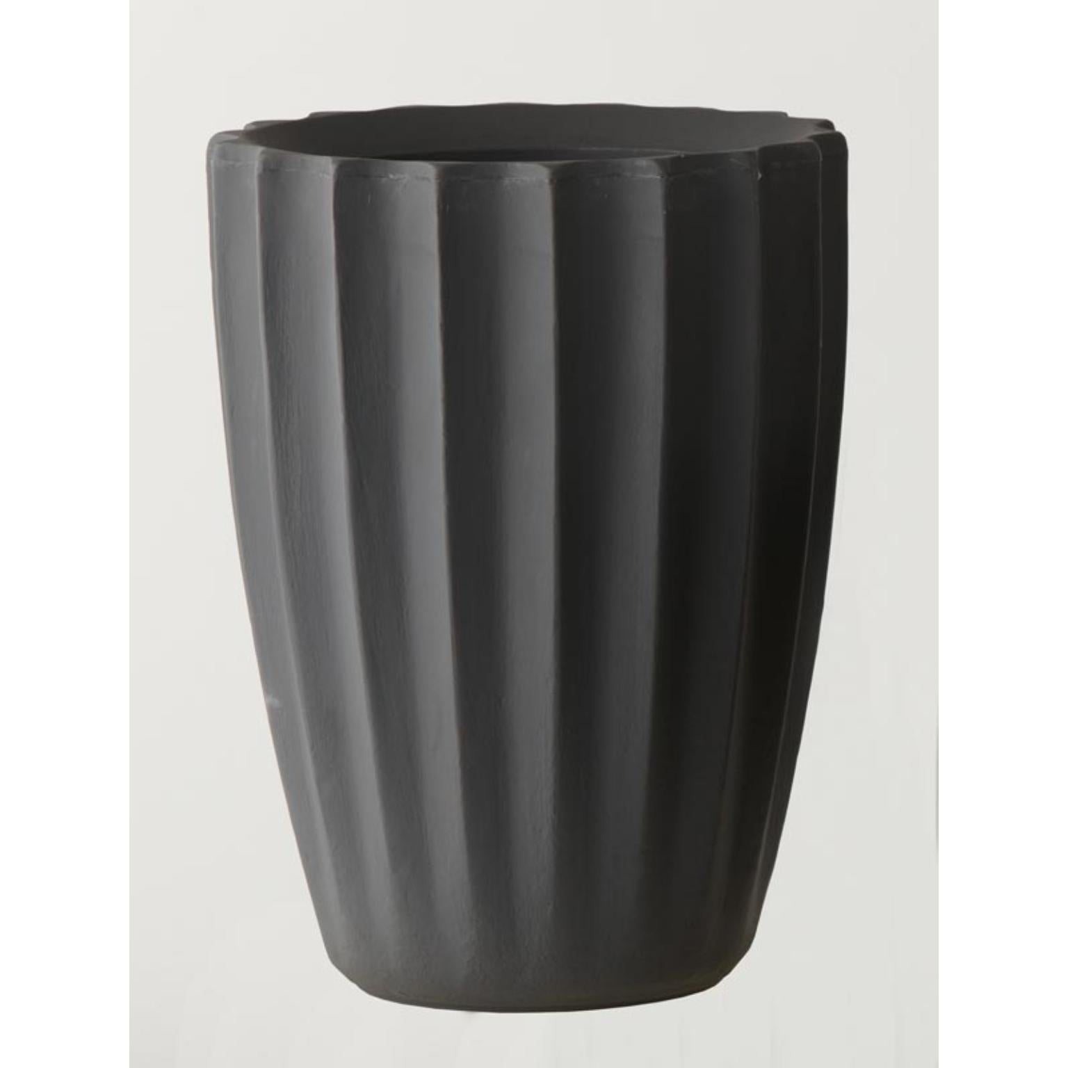 Elefant Grey Star 45 Topf von SLIDE Studio
Abmessungen: Ø 43 x H 59 cm.
MATERIALEN: Polyethylen.

Erhältlich in zwei Größen. Dieses Produkt ist für die Verwendung im Innen- und Außenbereich geeignet. Bitte kontaktieren Sie uns.

Unsere Geschichten