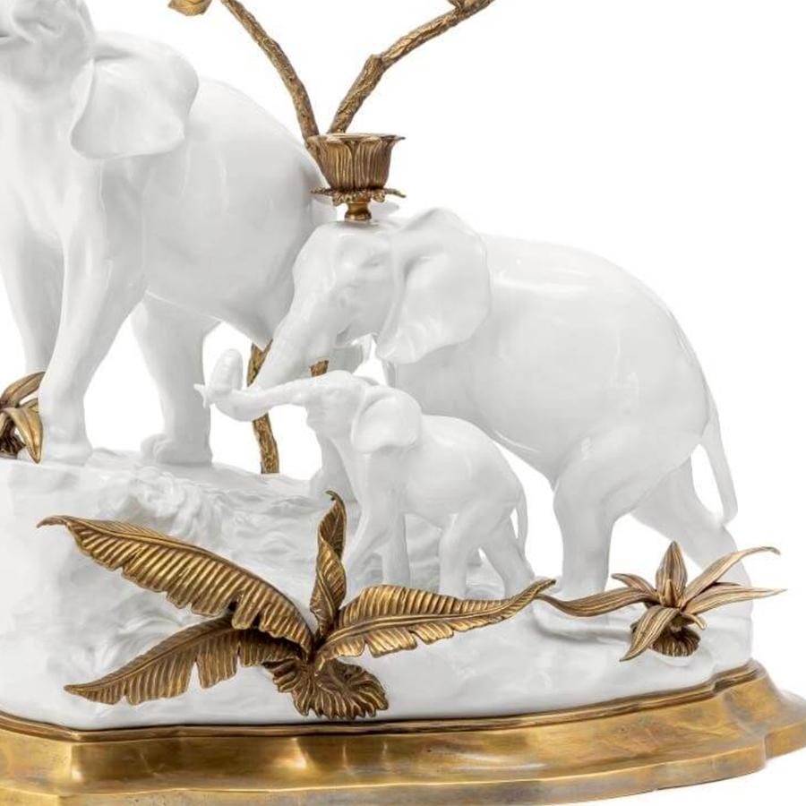 Elephant Group White Candleholder In New Condition For Sale In Paris, FR