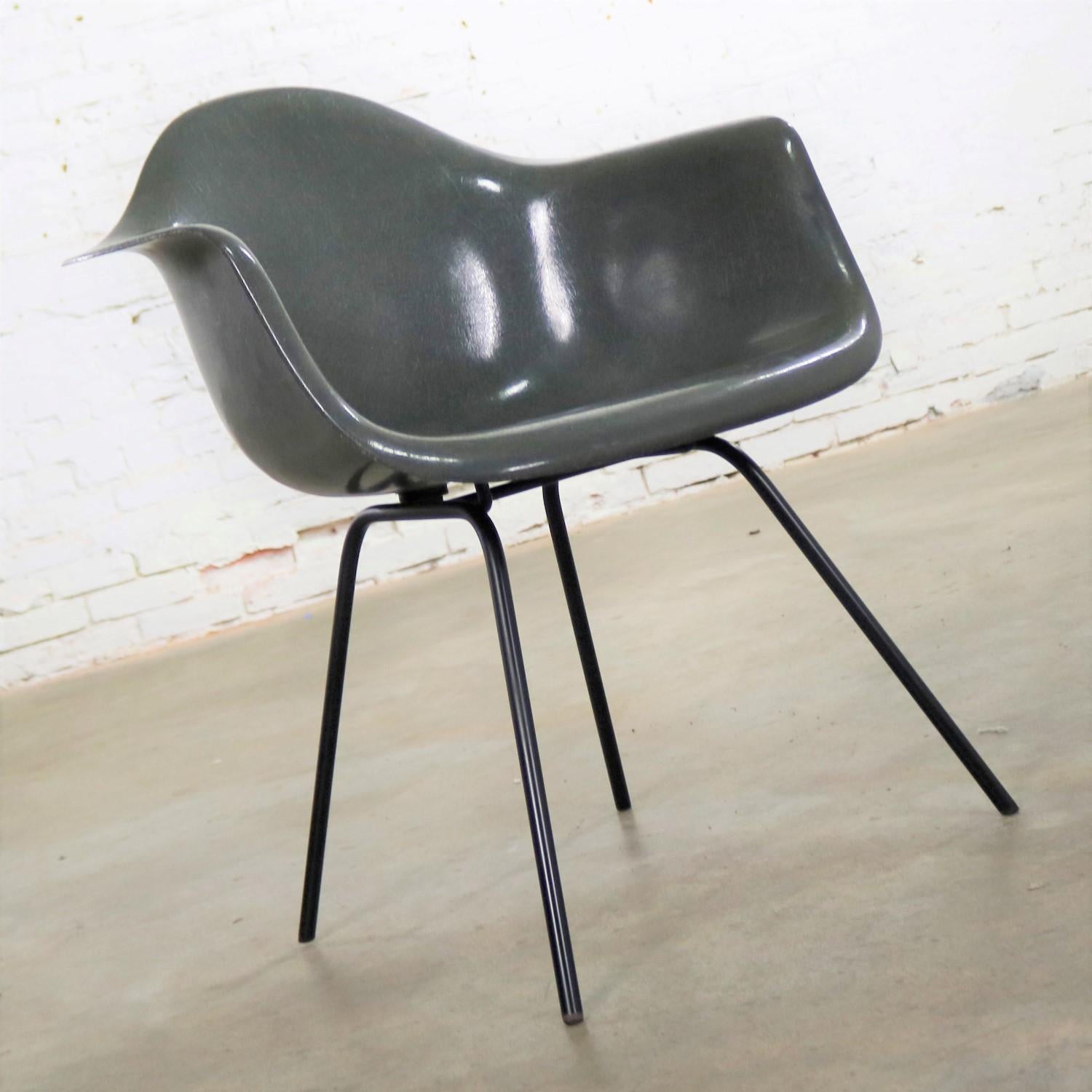 grey shell chair
