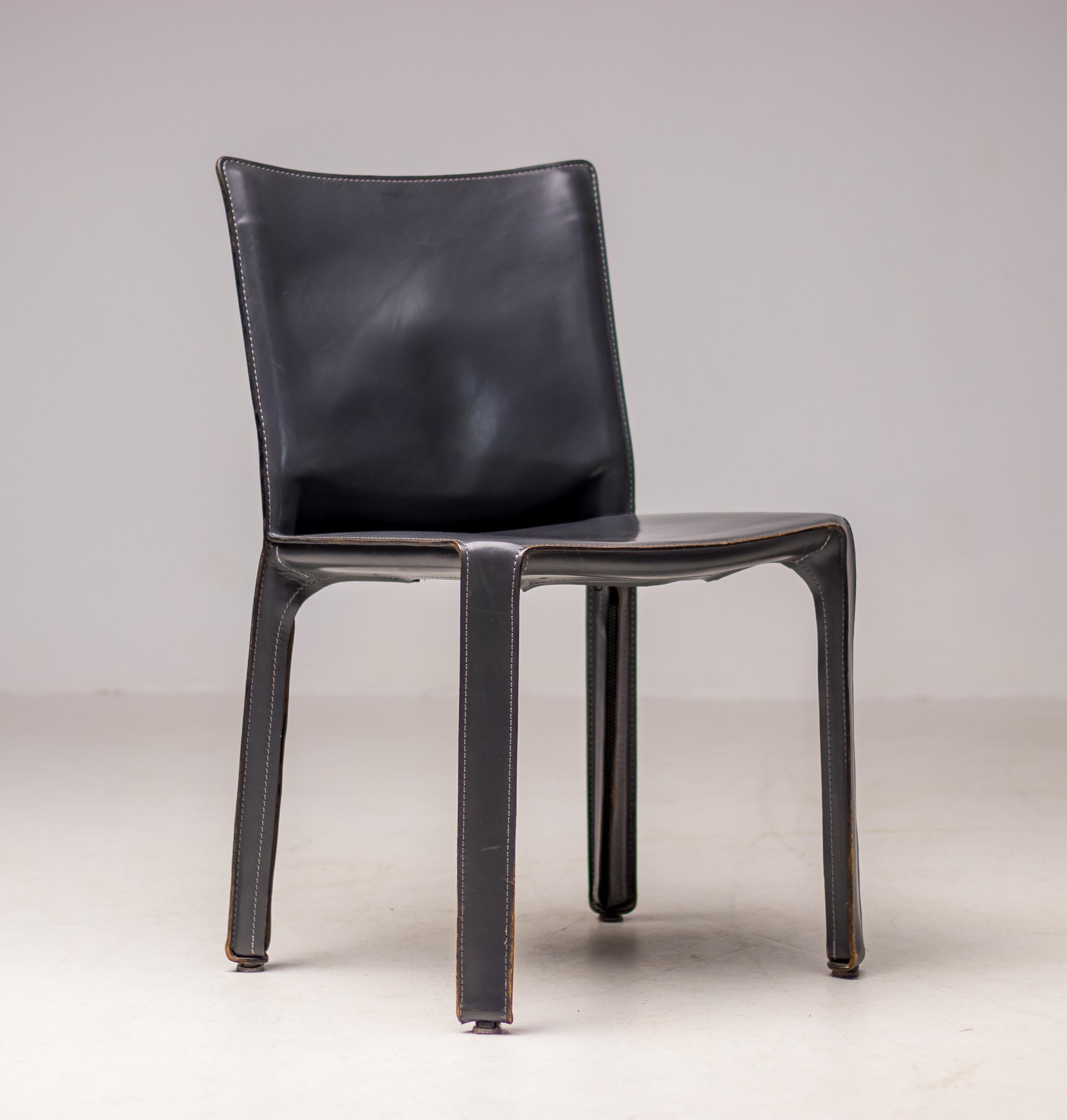 Italiano Sedia da pranzo Elephant Hide Grey Cab di Mario Bellini per Cassina in vendita