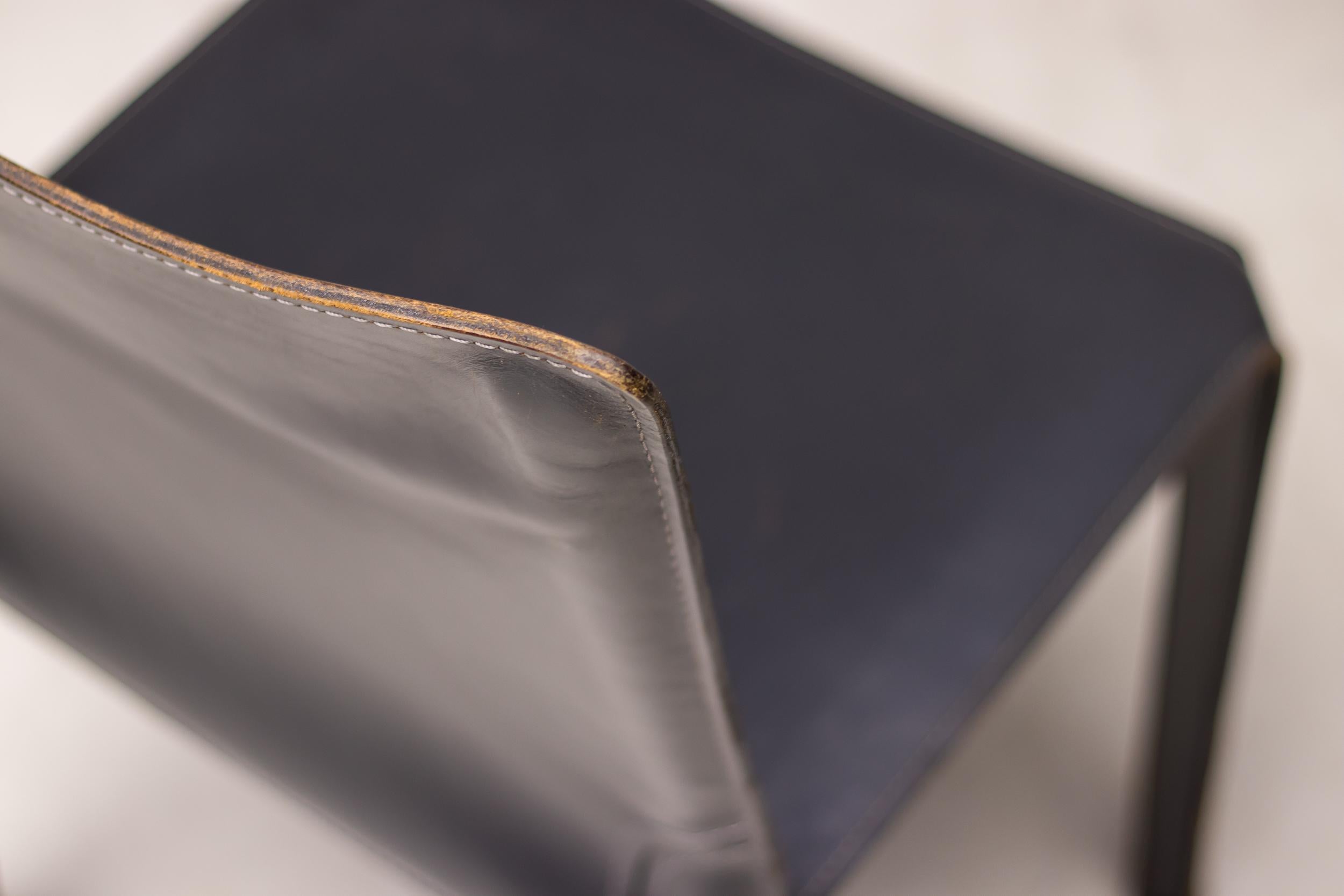 Acciaio Sedia da pranzo Elephant Hide Grey Cab di Mario Bellini per Cassina in vendita