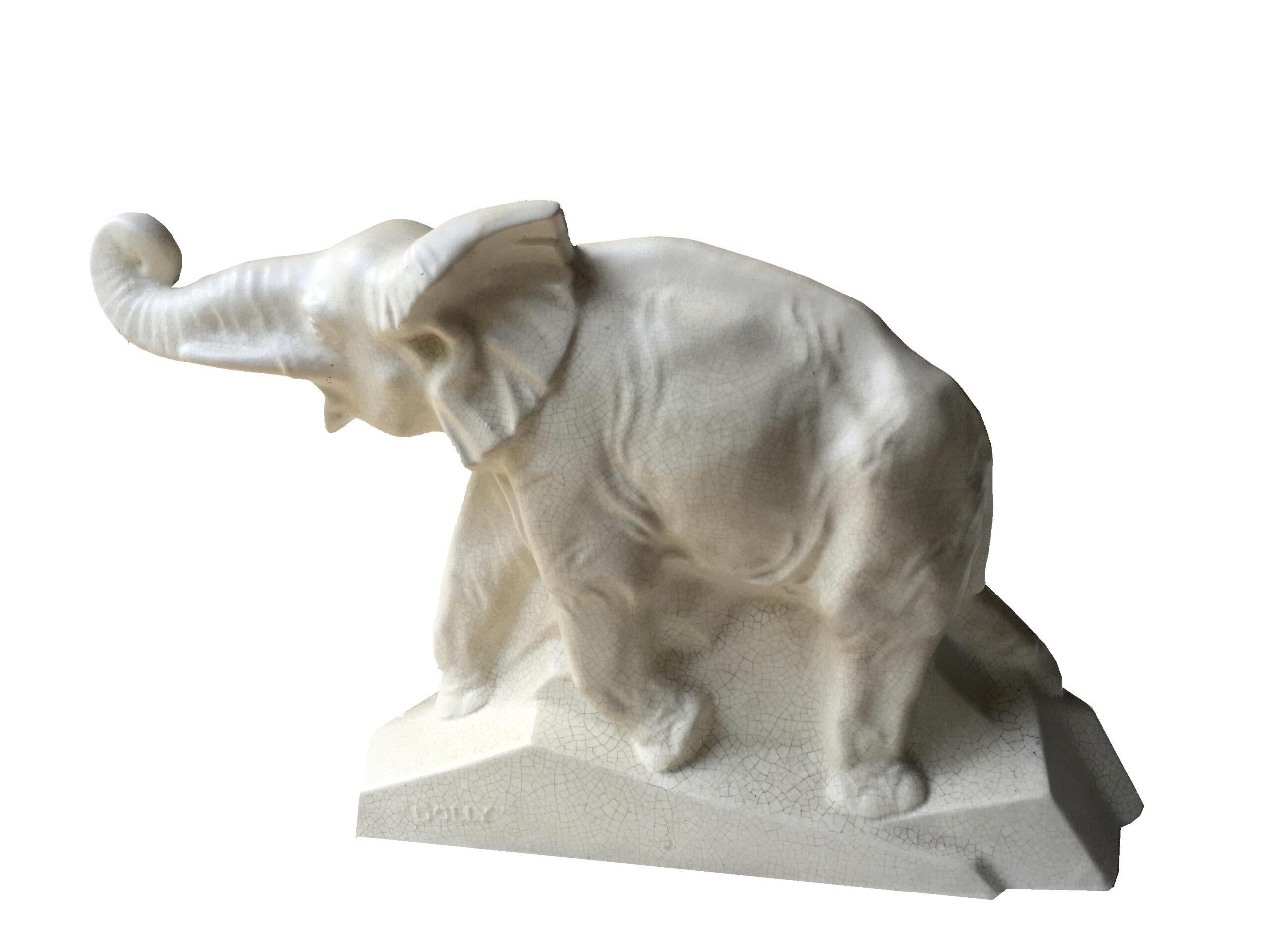 Européen Elephant in ceramics en vente