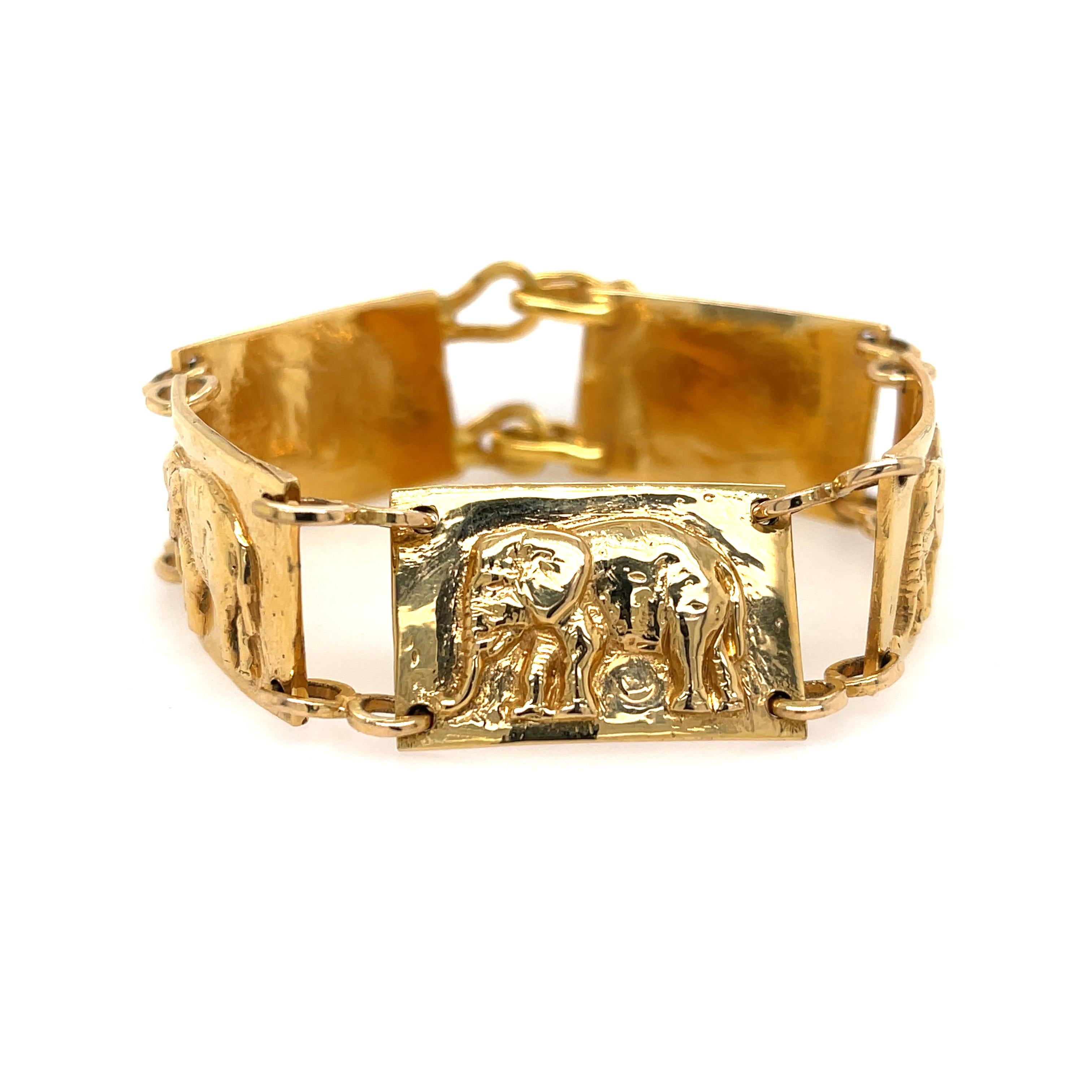 Estate Elefant Link Armband in 21K Gelbgold. 
17Mm breit 
7 Zoll Länge
50,4 Gramm