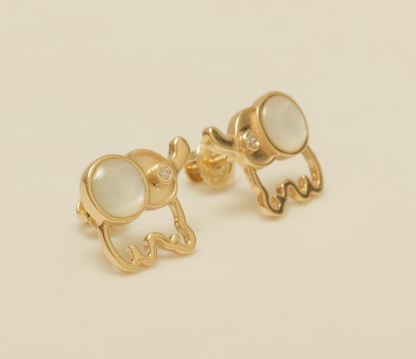 Elephant Mother of Pearl Diamond Earrings in 14K Solid Gold (Certified) In New Condition For Sale In New Delhi, DL