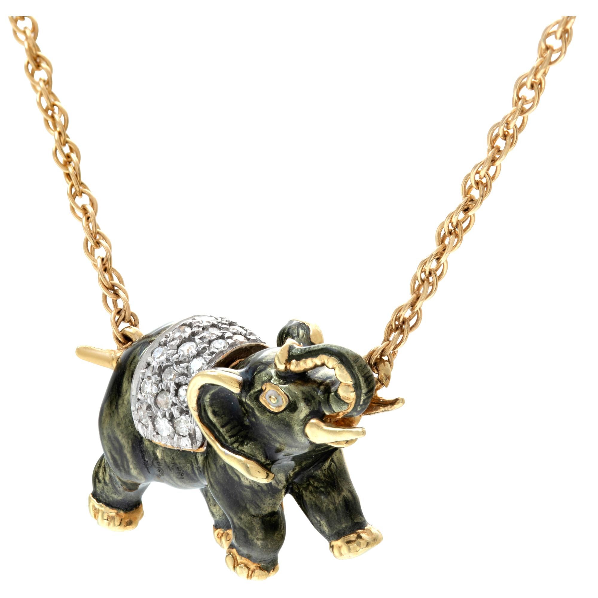 Elephant necklace in 14k gold with 0.25 carats in diamond accents G-H color In Excellent Condition For Sale In Surfside, FL