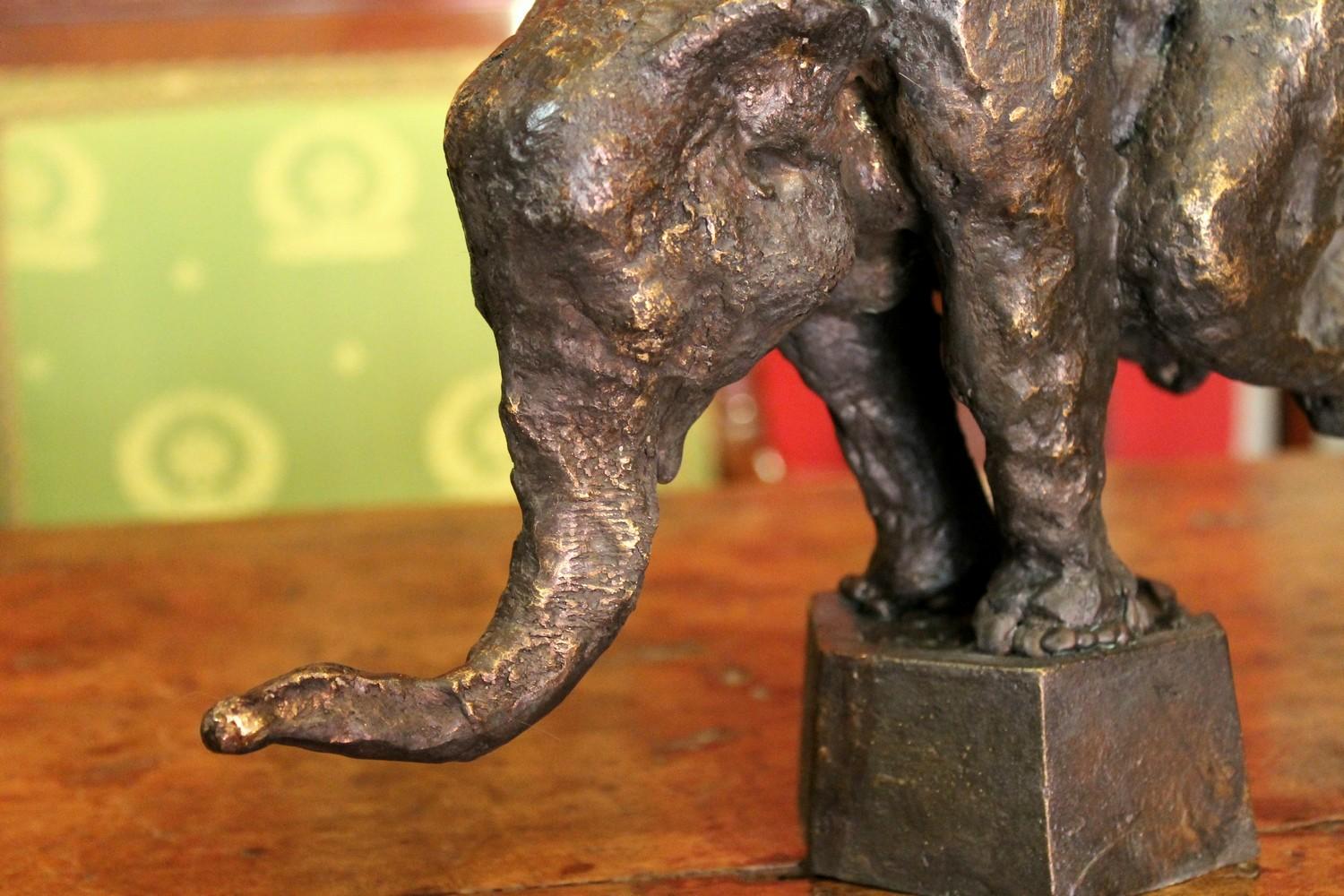 Elephant on Iron Pedestal, Lost Wax Casting Parcel-Gilt Patina Bronze Sculpture For Sale 4