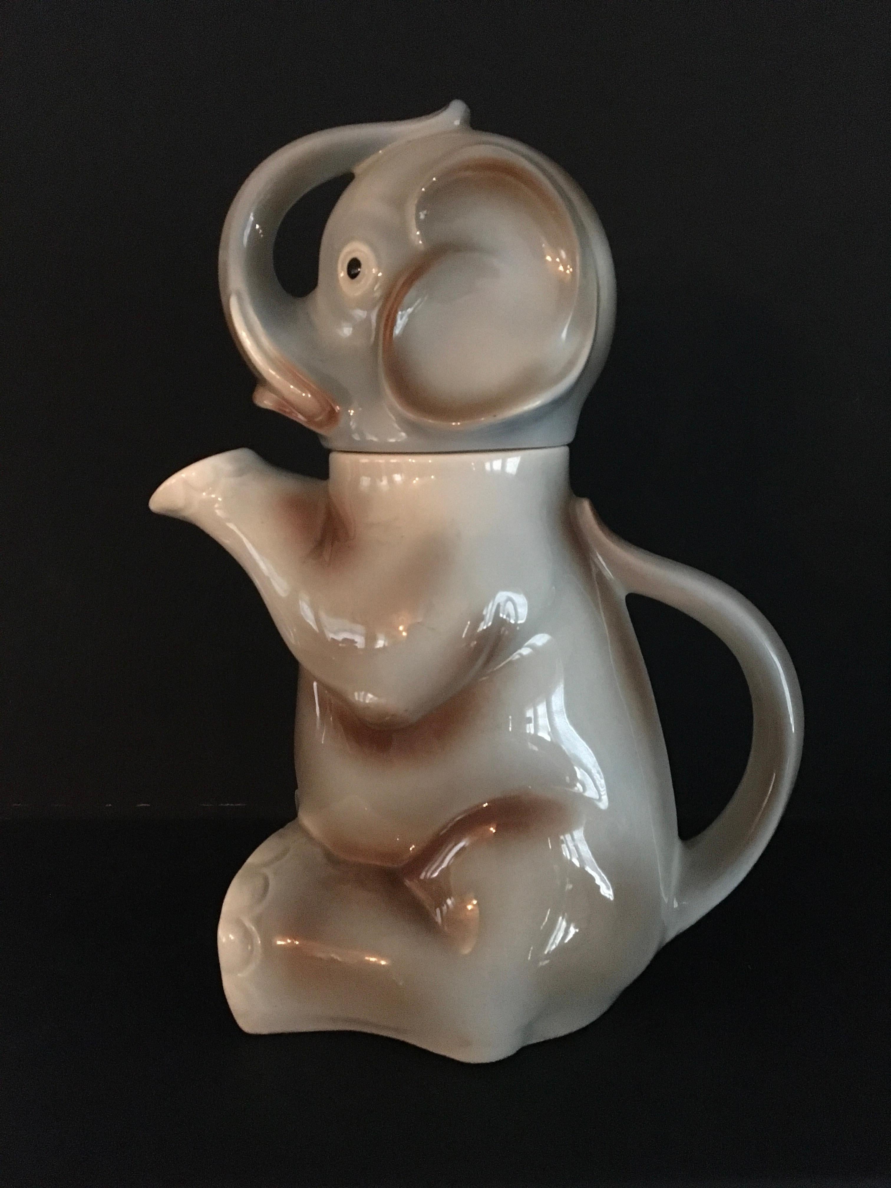 Elephant Pitcher, Elephant Jug In Good Condition In Retie, BE