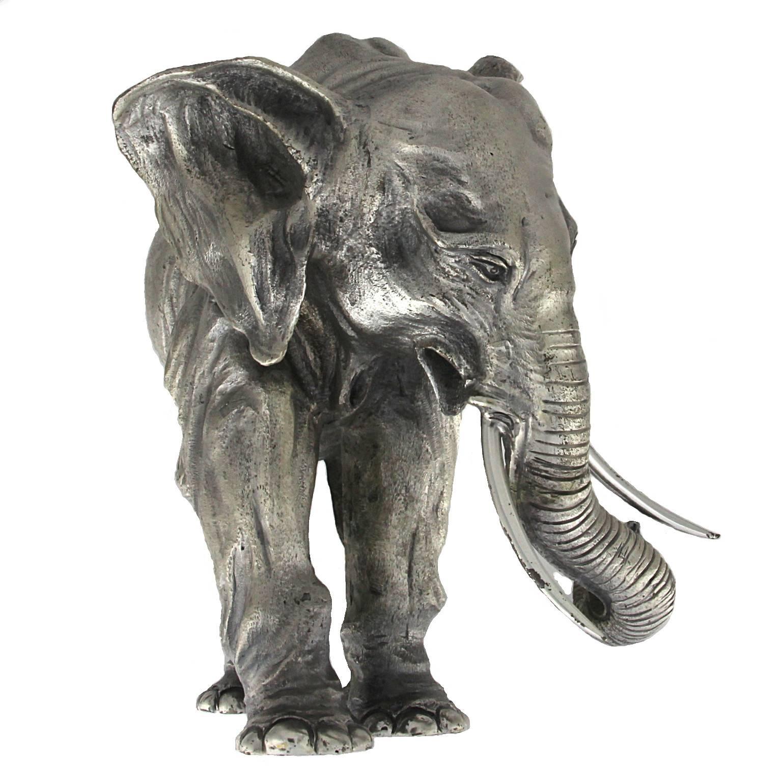 Elephant handicraft in Silver For Sale 1