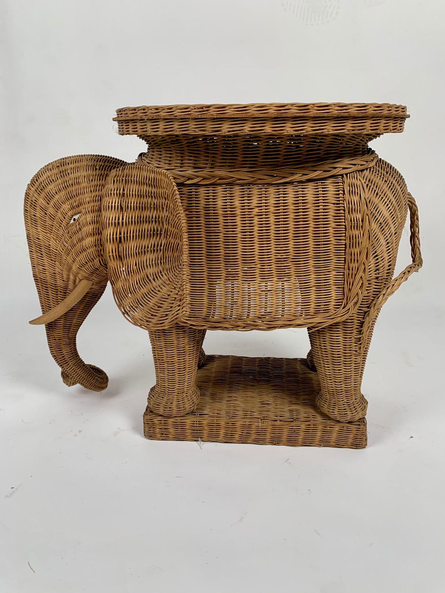 Elephant-shaped wicker table made by Vivai del Sud, Italy, 1970s For Sale 3