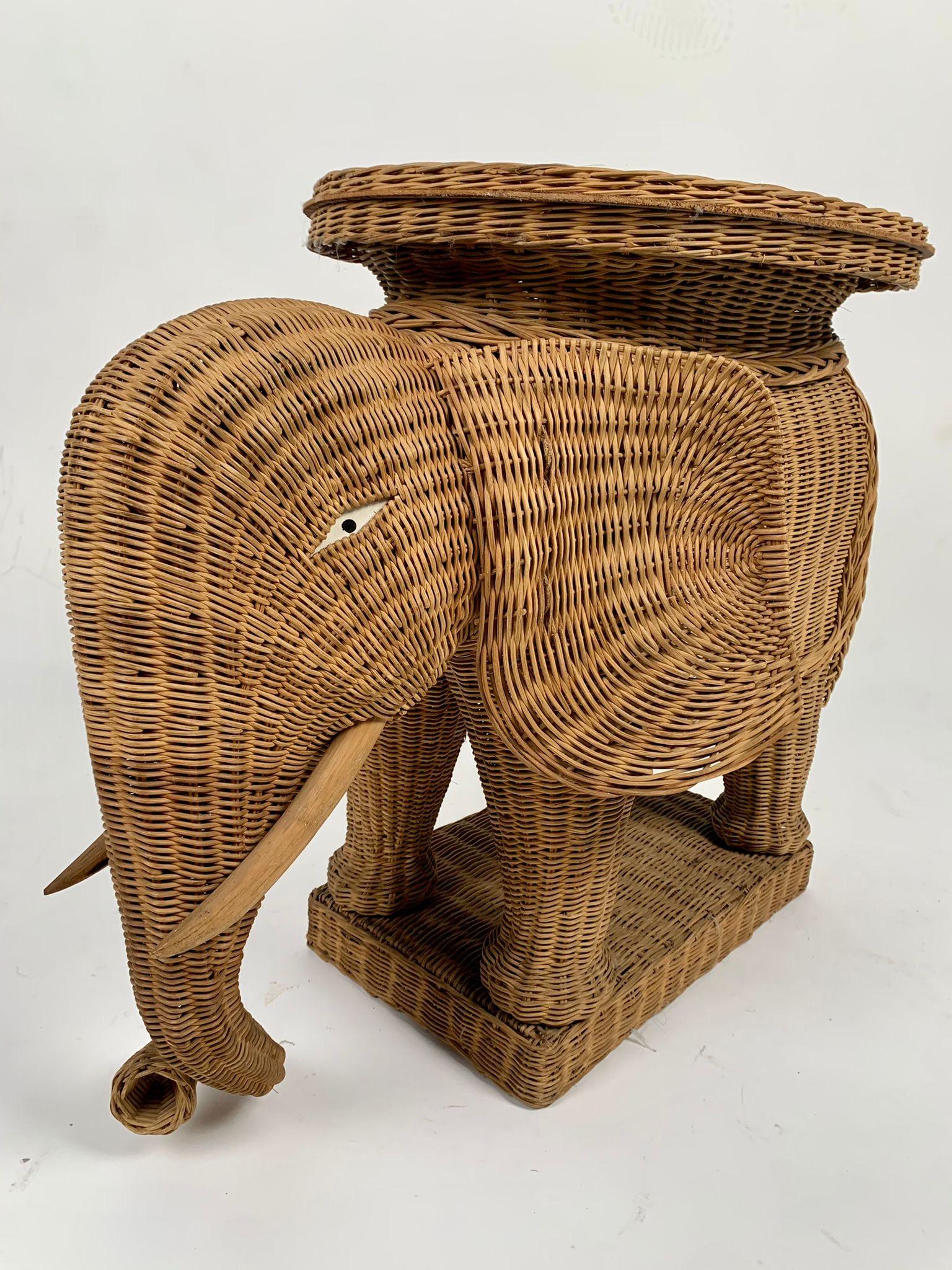 Elephant-shaped wicker table made by Vivai del Sud, Italy, 1970s For Sale 4