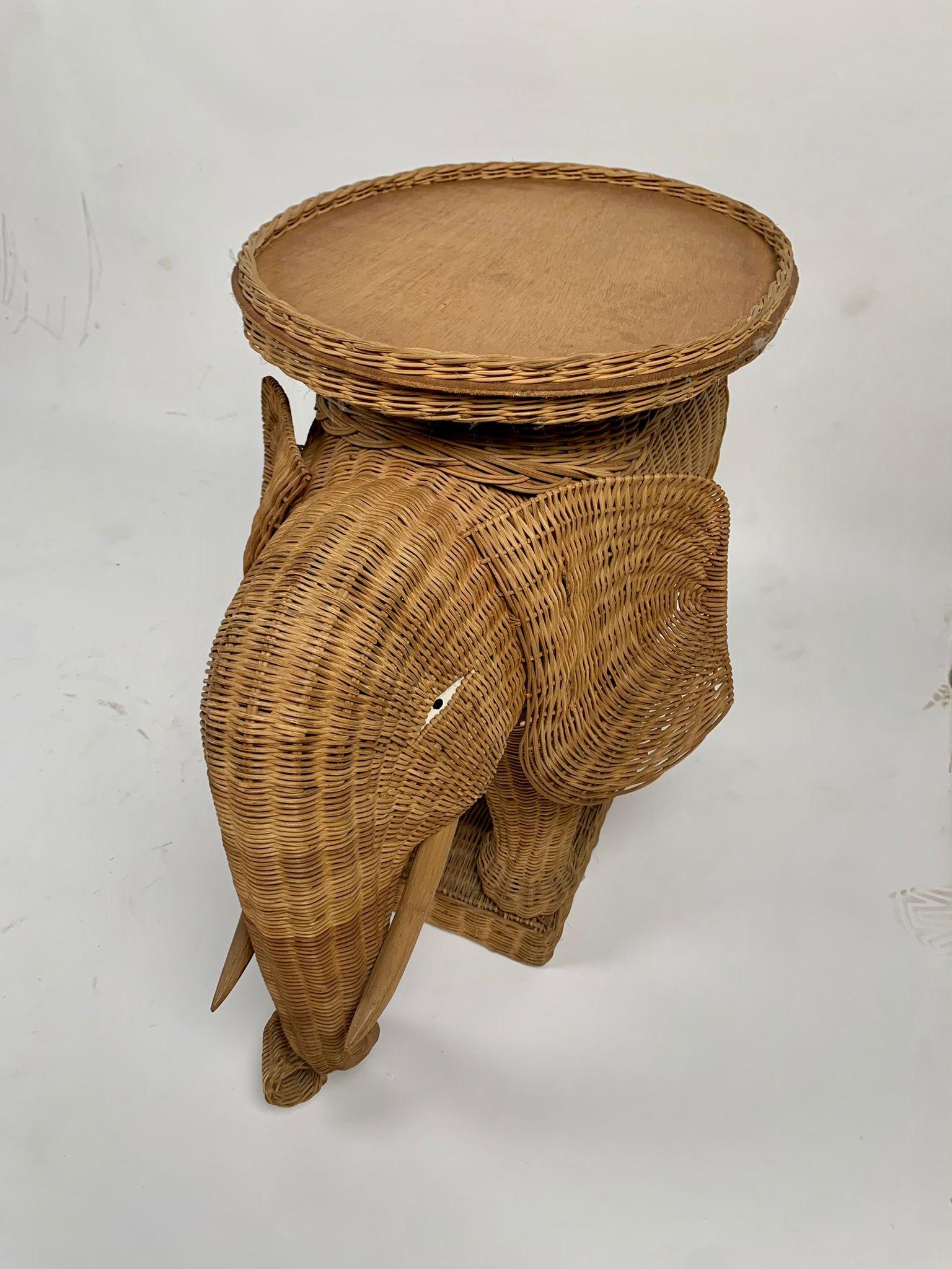 Mid-Century Modern Elephant-shaped wicker table made by Vivai del Sud, Italy, 1970s For Sale